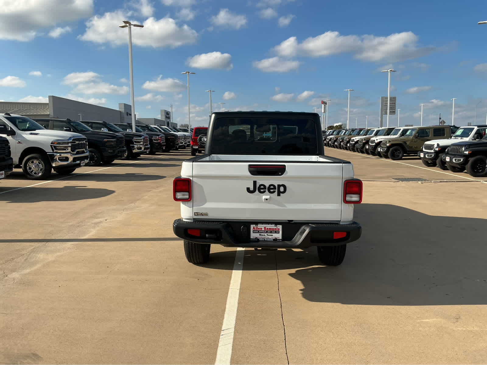new 2026 Jeep Gladiator car, priced at $47,305