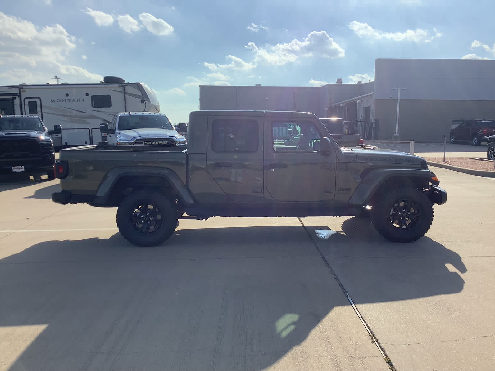 New Car 2025 Jeep Gladiator  Texas Trail For Sale Under $50,000 In Waco, Texas