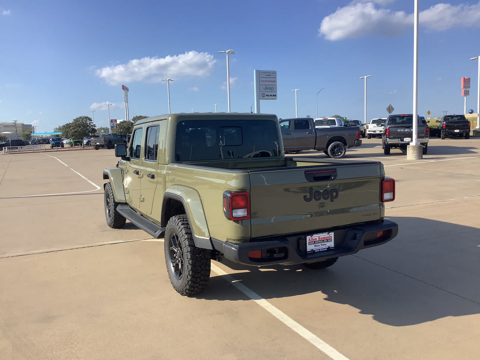 New Car 2025 Jeep Gladiator  Texas Trail For Sale Under $50,000 In Waco, Texas
