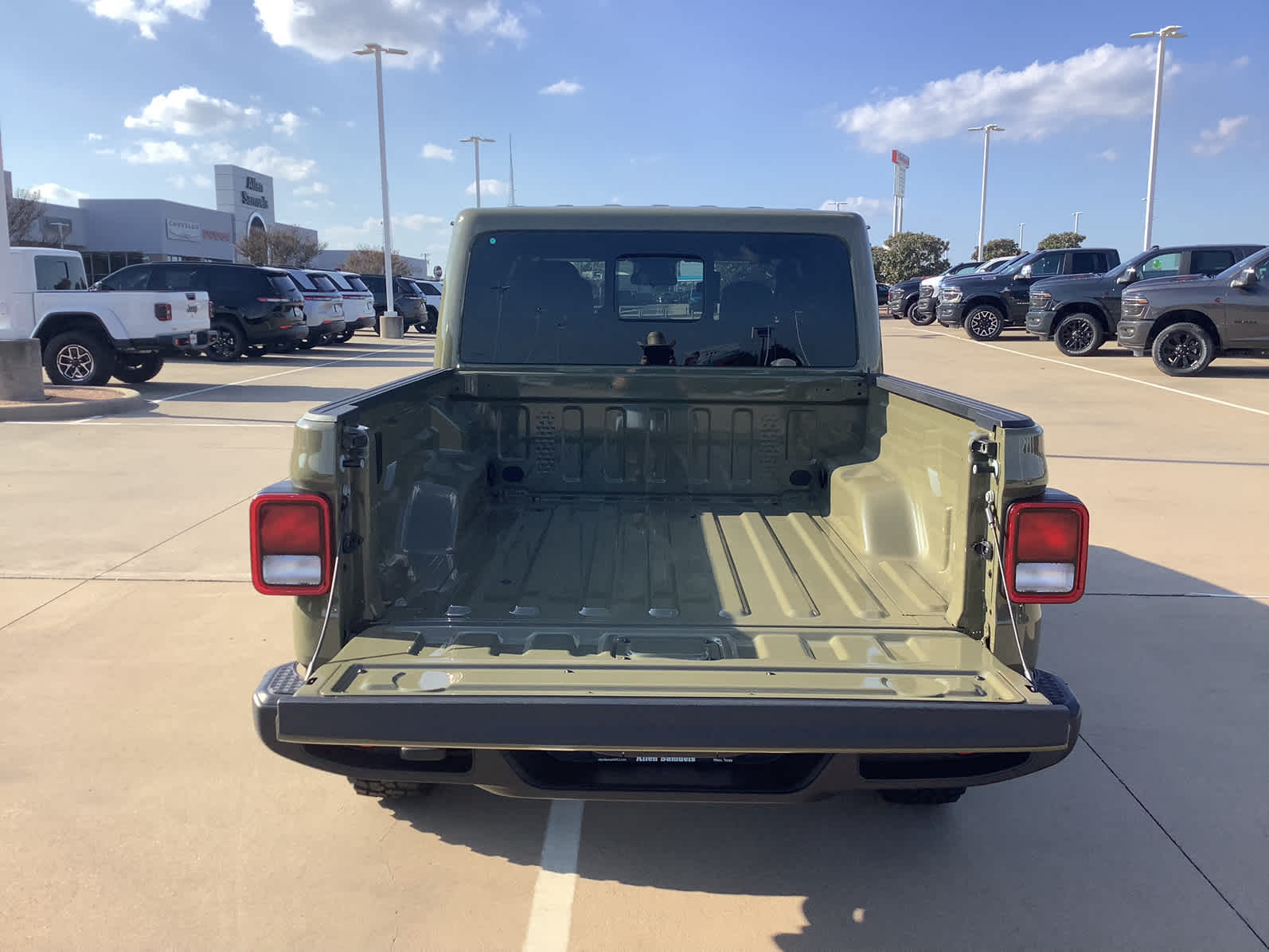 New Car 2025 Jeep Gladiator  Texas Trail For Sale Under $50,000 In Waco, Texas