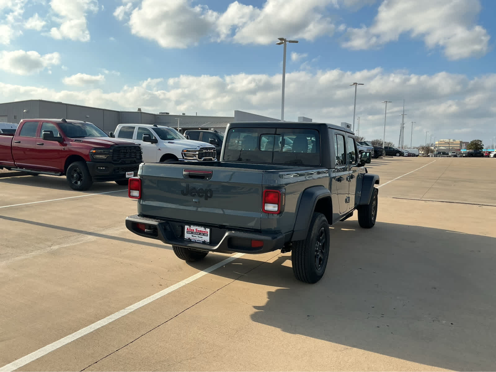 new 2026 Jeep Gladiator car, priced at $39,999