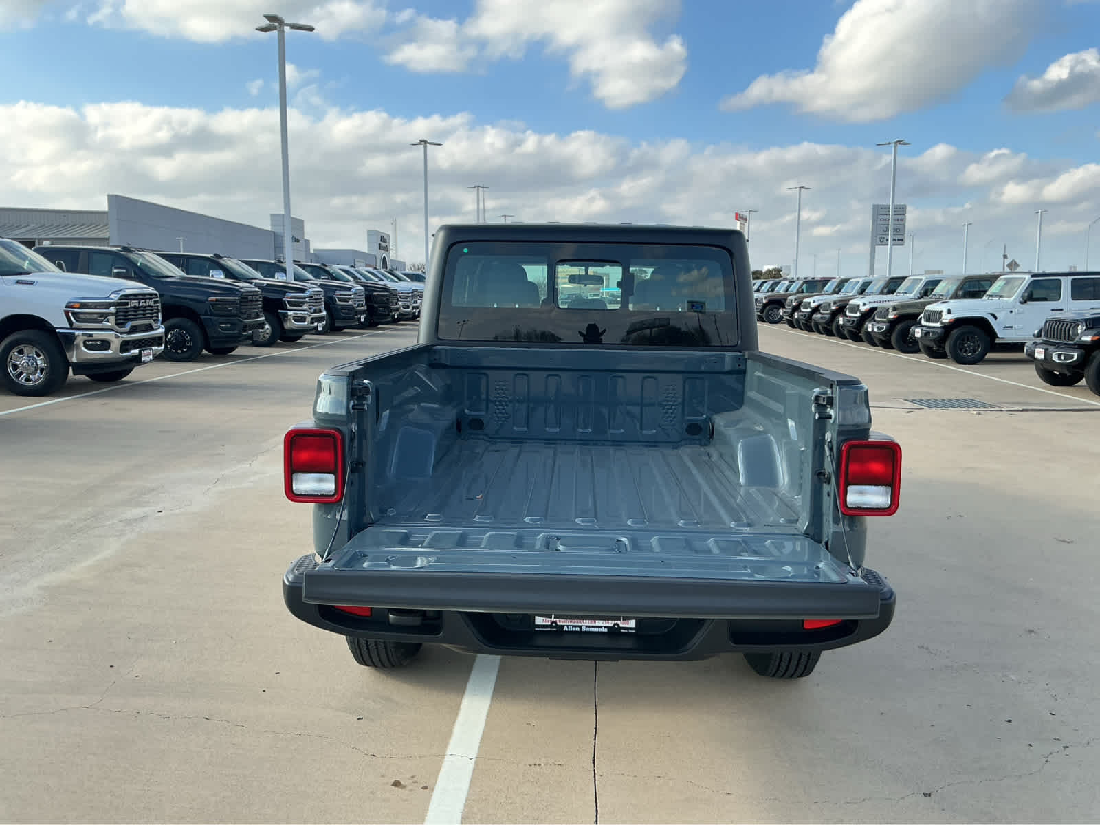 new 2026 Jeep Gladiator car, priced at $39,999