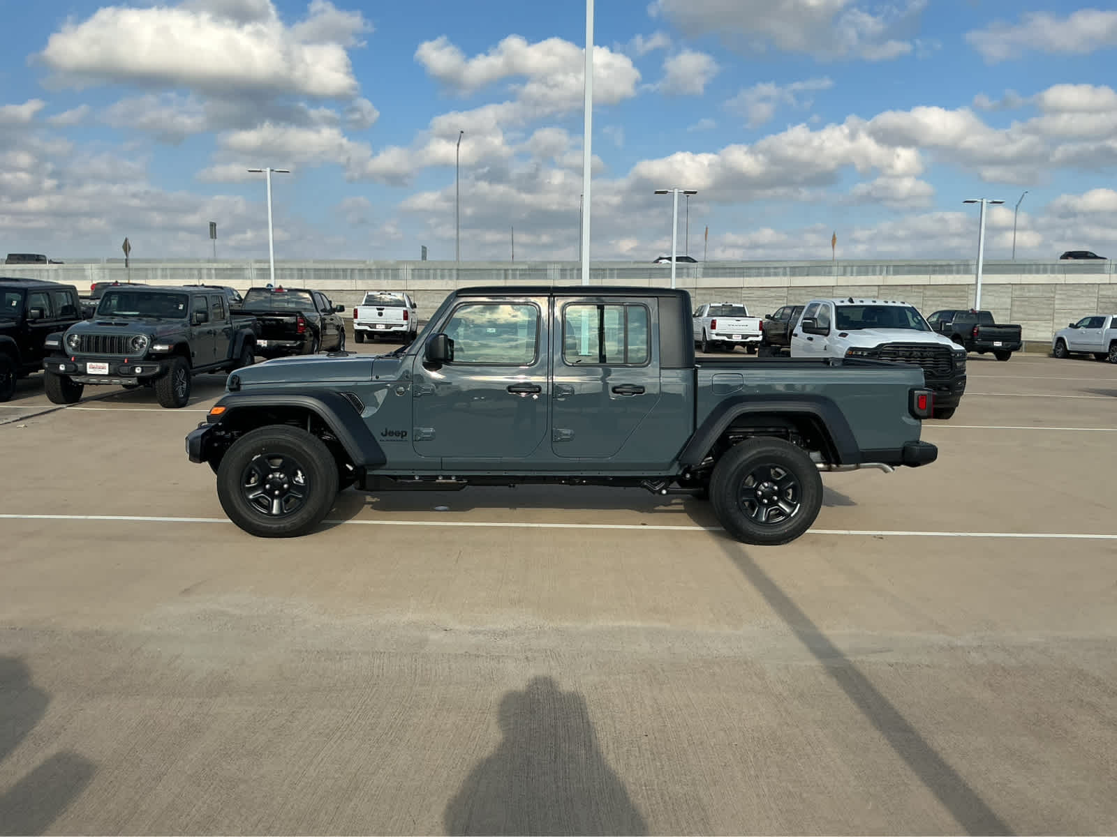 new 2026 Jeep Gladiator car, priced at $39,999
