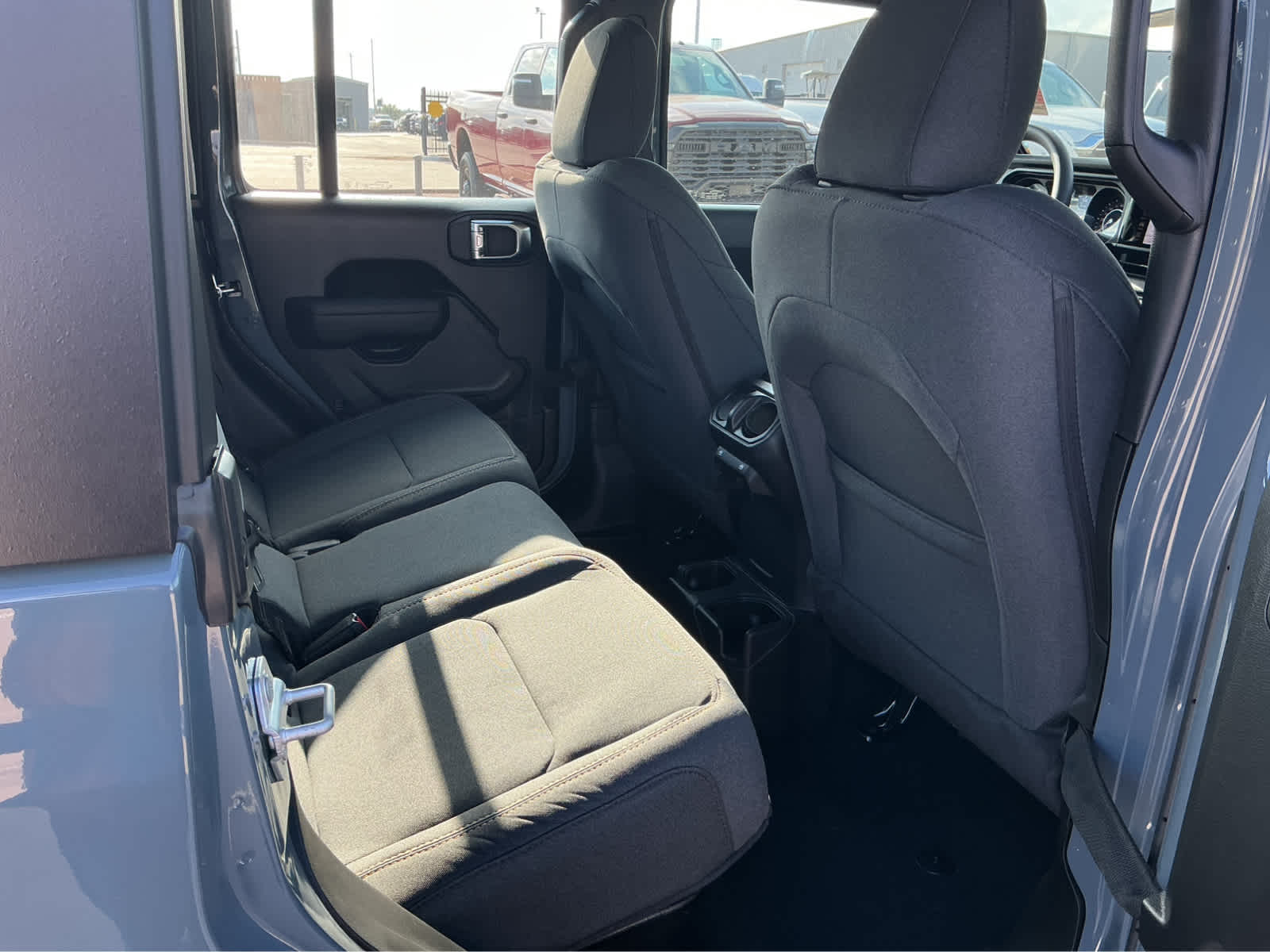 new 2026 Jeep Gladiator car, priced at $39,999