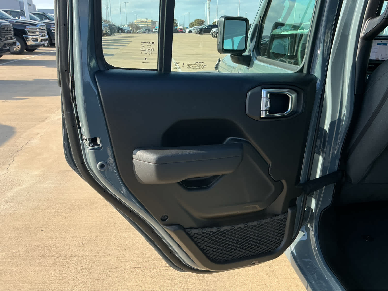 new 2026 Jeep Gladiator car, priced at $39,999