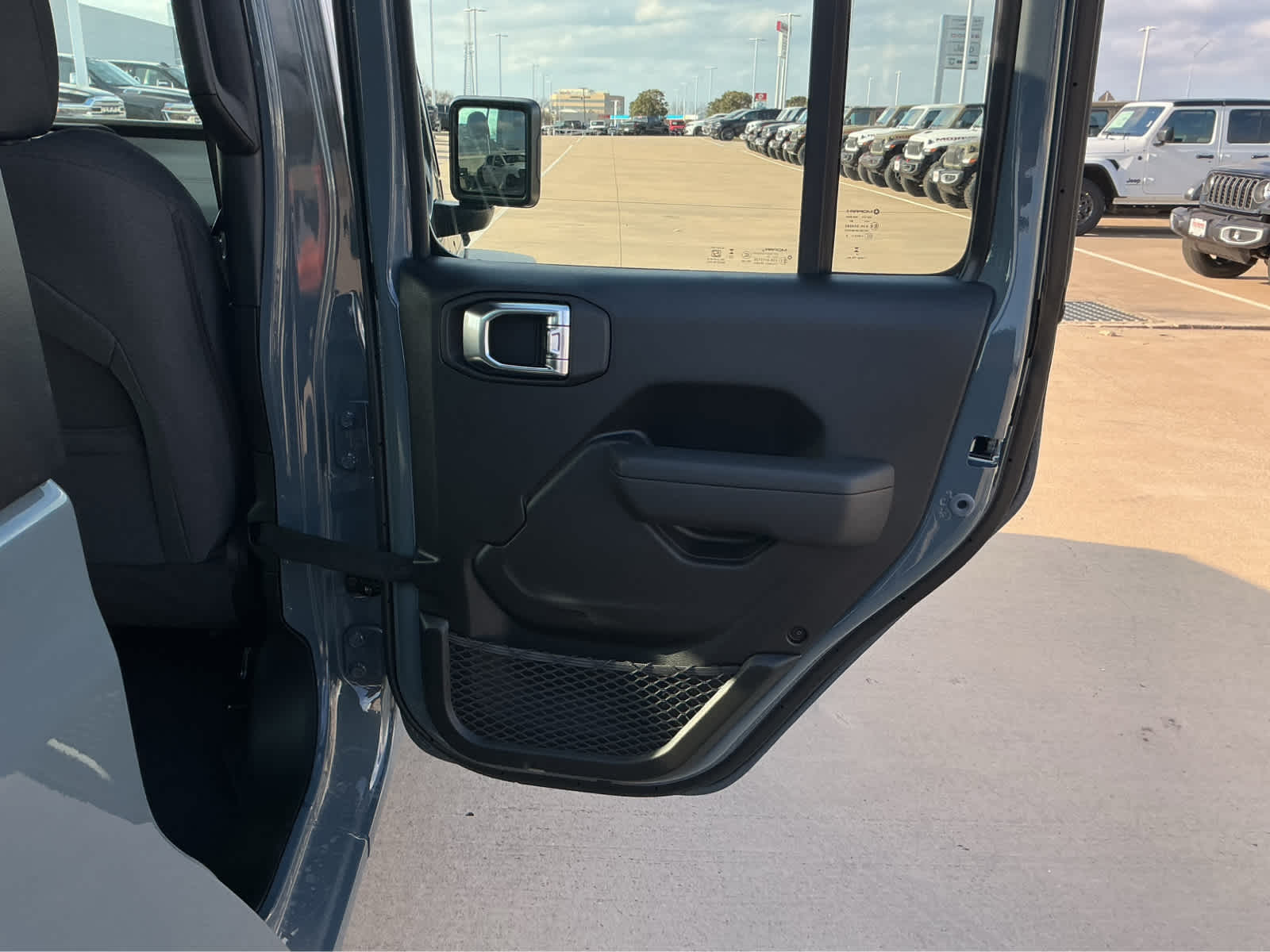 new 2026 Jeep Gladiator car, priced at $39,999