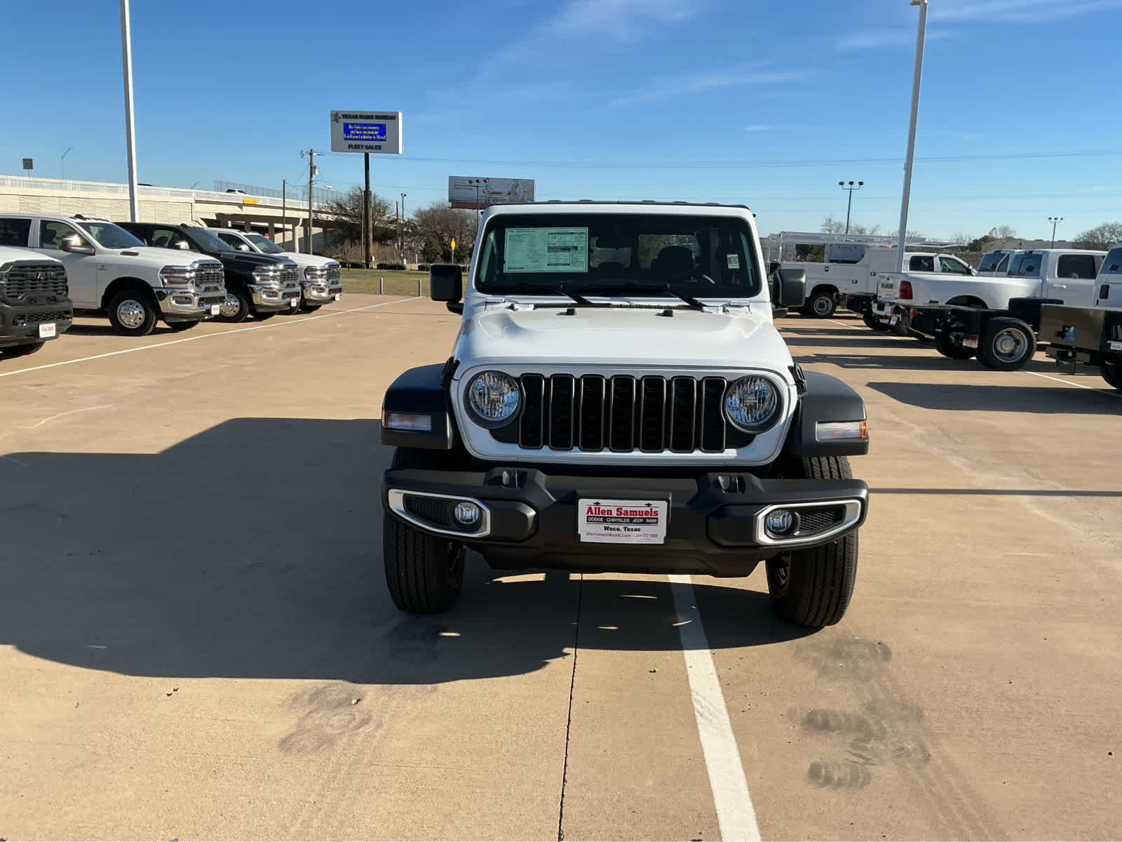new 2026 Jeep Gladiator car, priced at $43,115