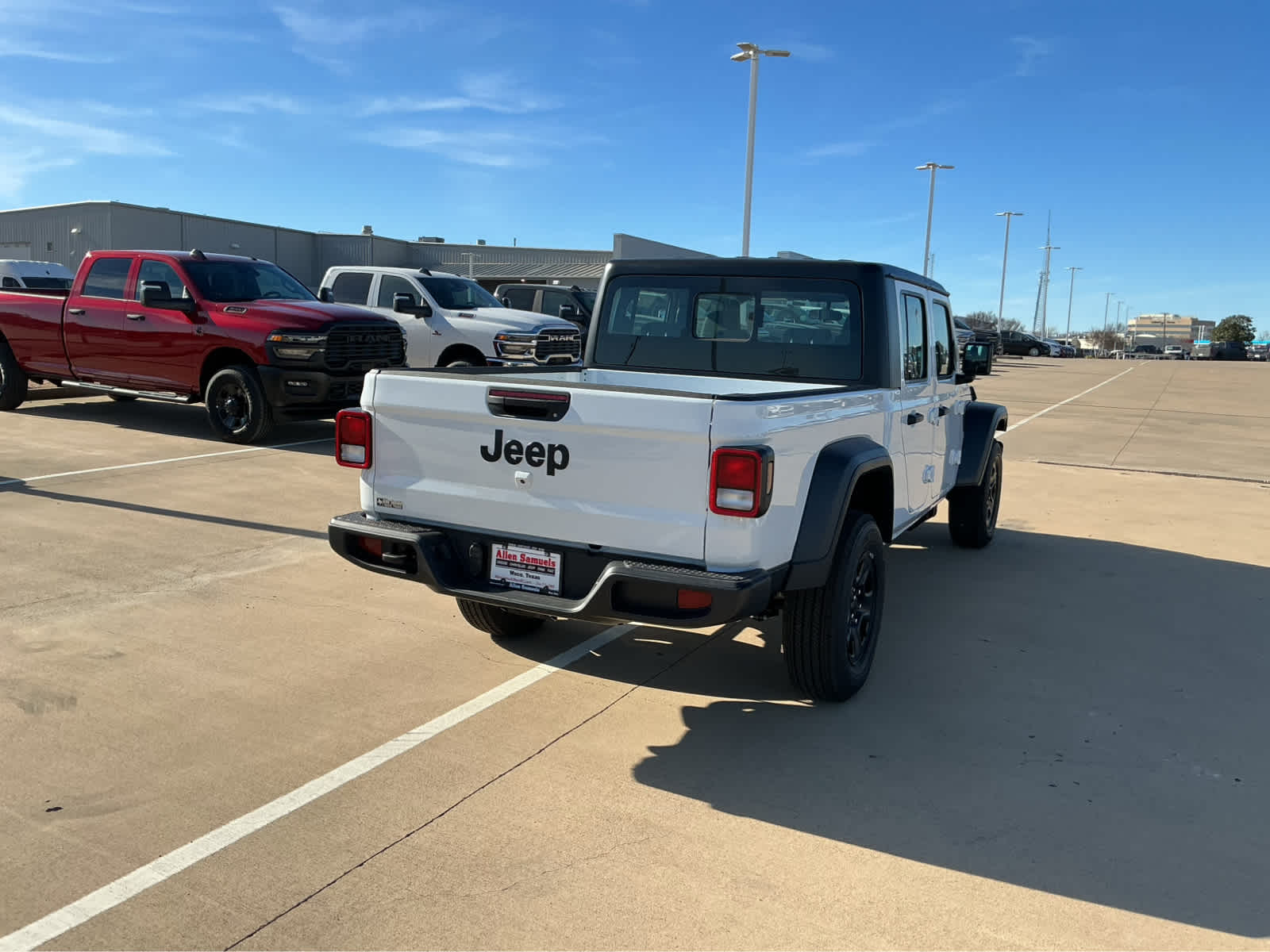 new 2026 Jeep Gladiator car, priced at $43,115