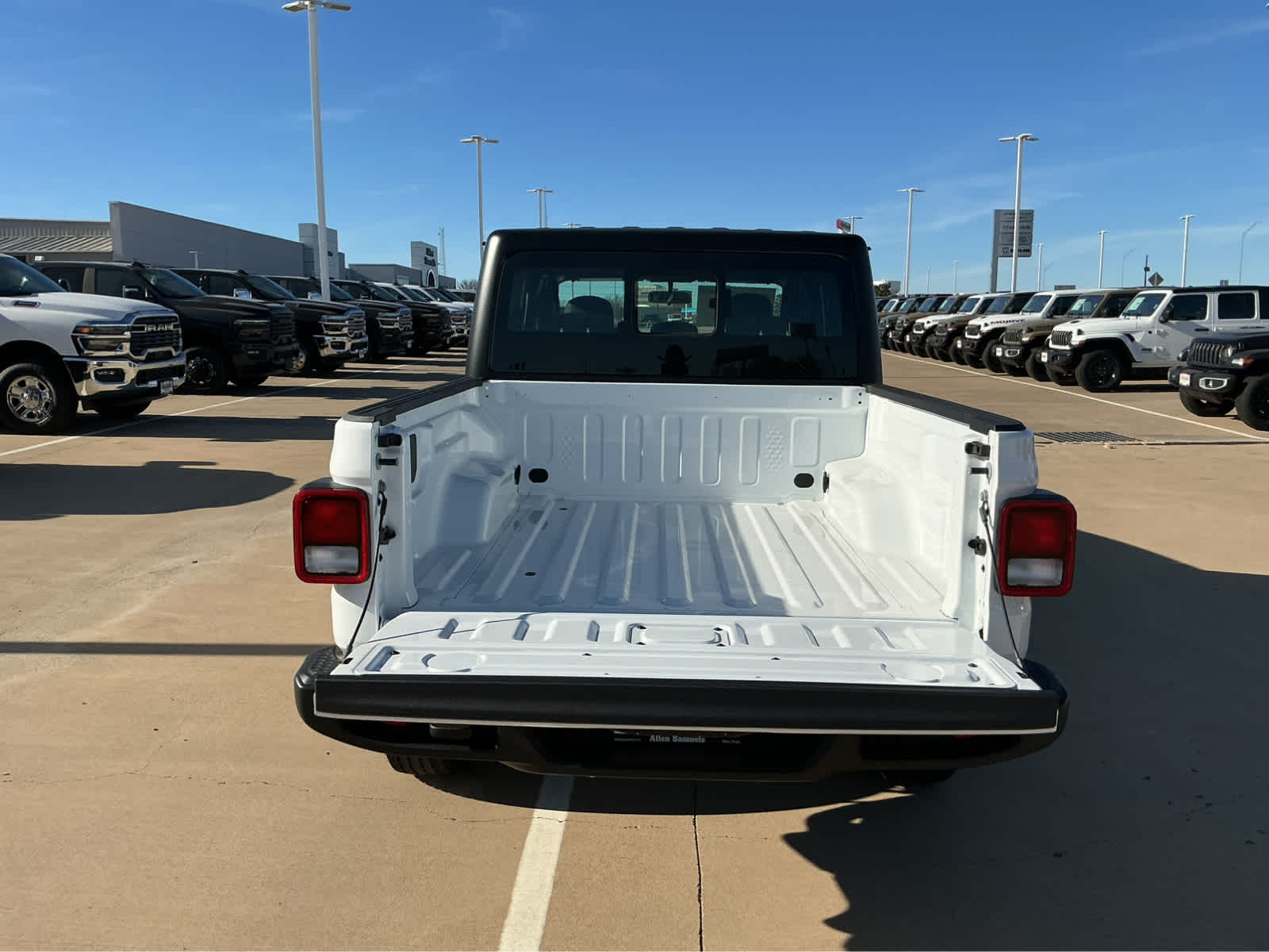 new 2026 Jeep Gladiator car, priced at $43,115
