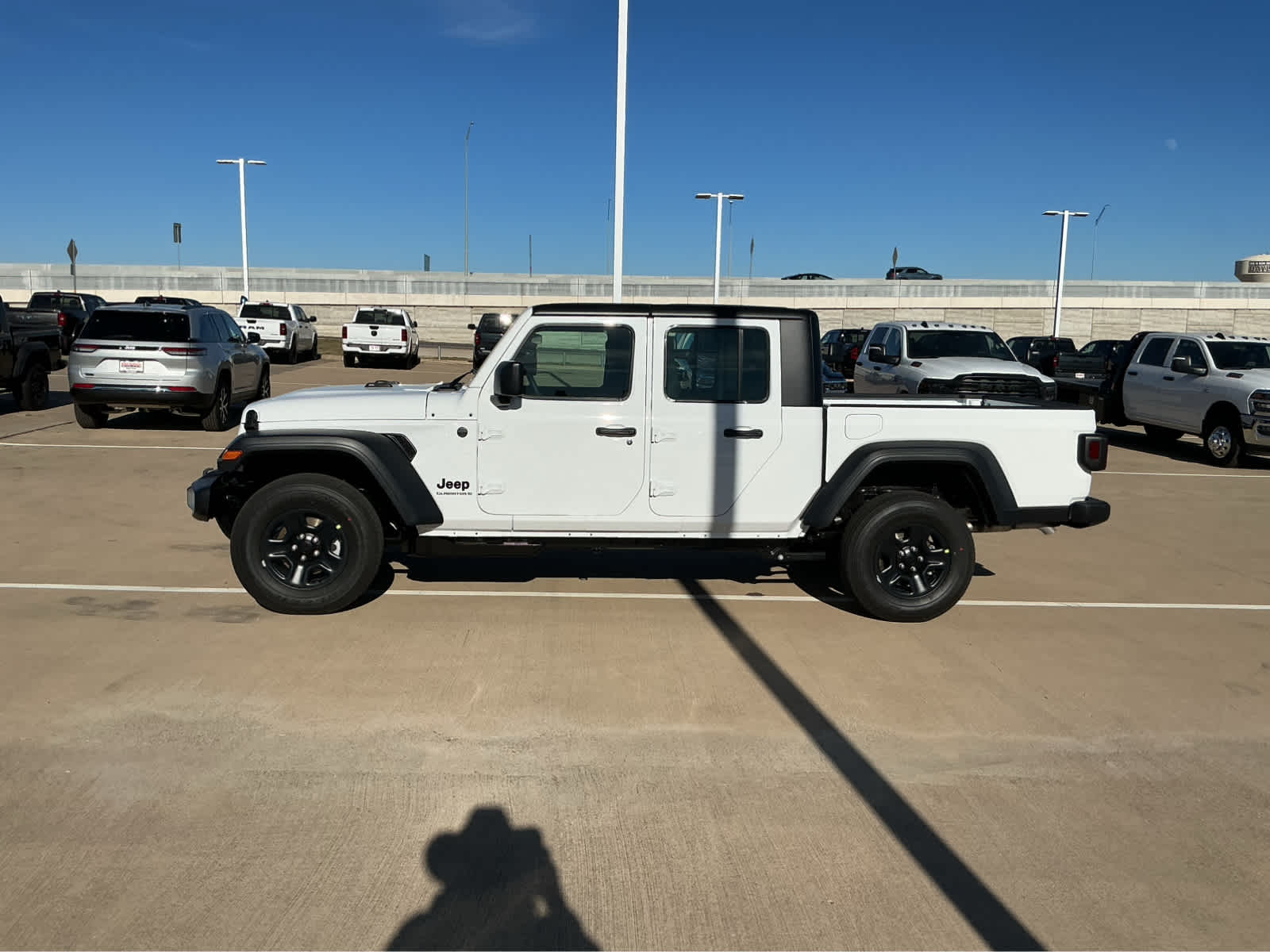 new 2026 Jeep Gladiator car, priced at $43,115