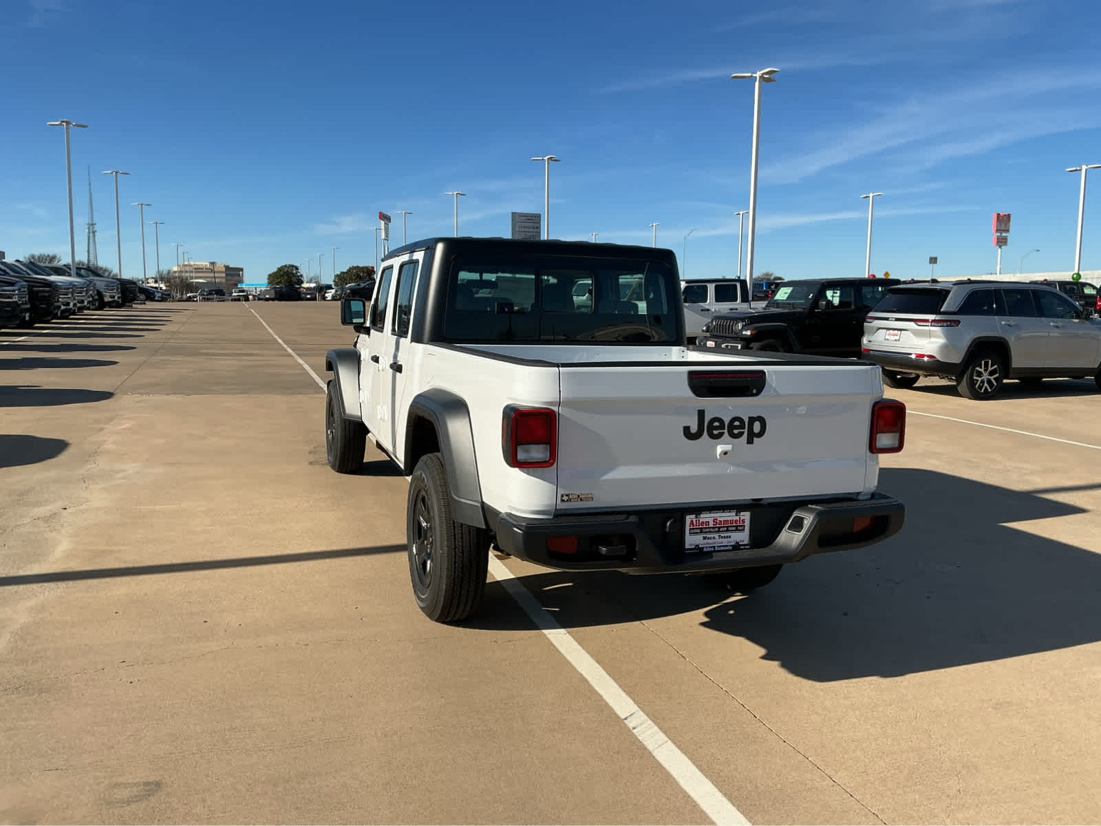 new 2026 Jeep Gladiator car, priced at $43,115