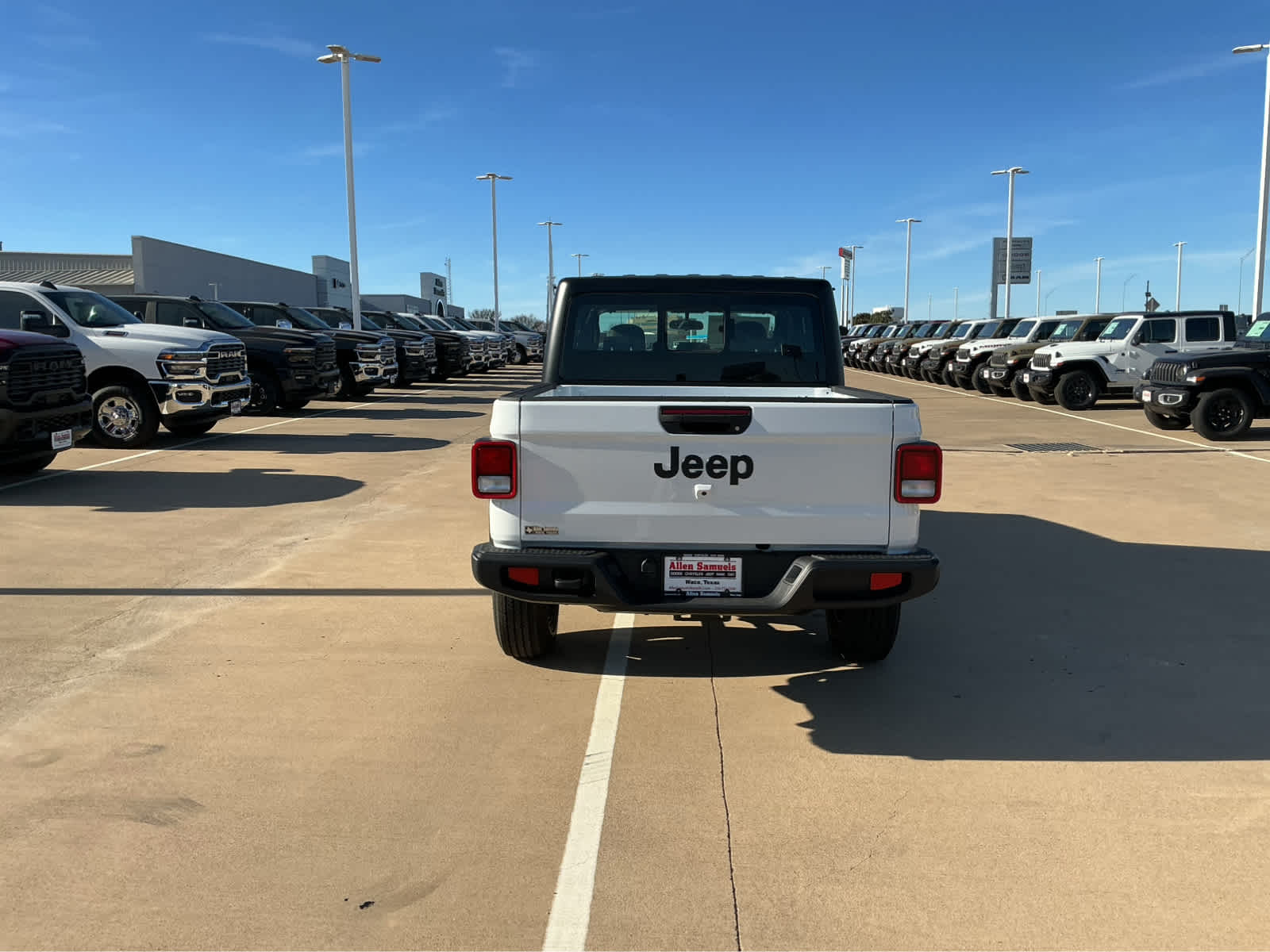 new 2026 Jeep Gladiator car, priced at $43,115