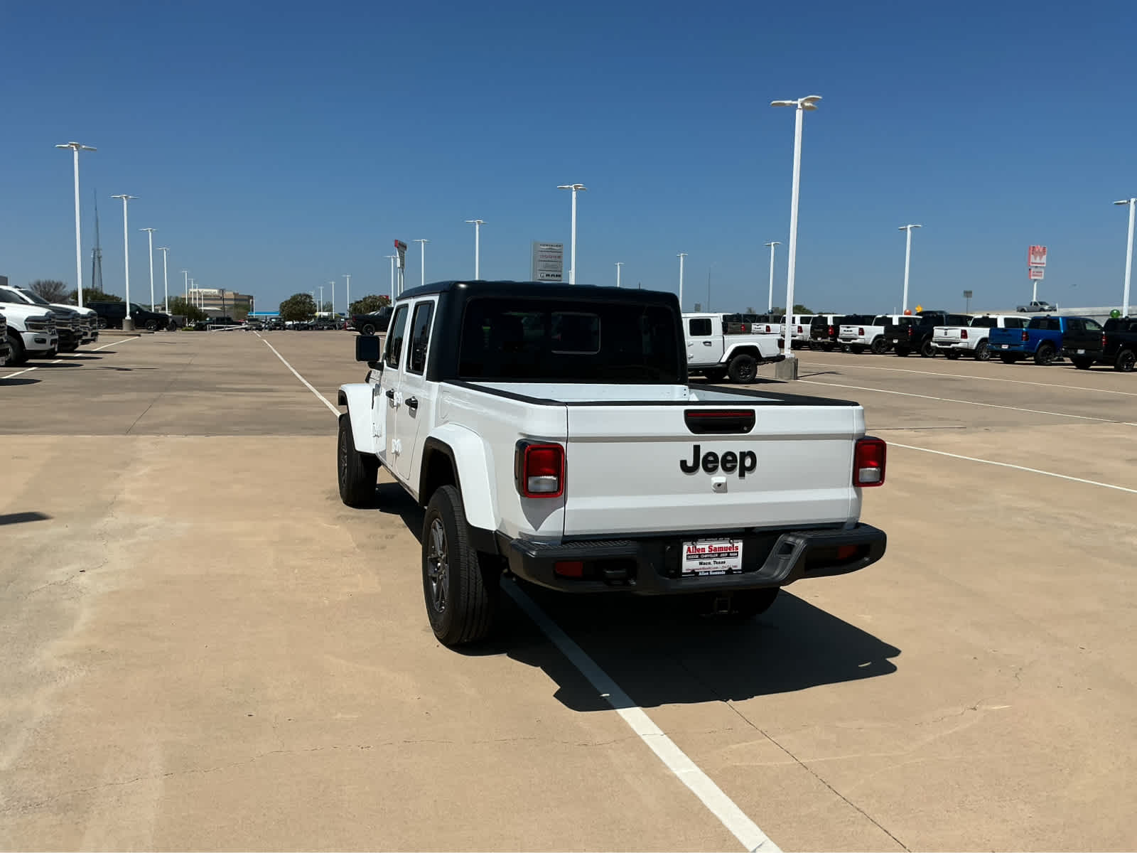 New Car 2025 Jeep Gladiator  Sport S For Sale Under $50,000 In Waco, Texas