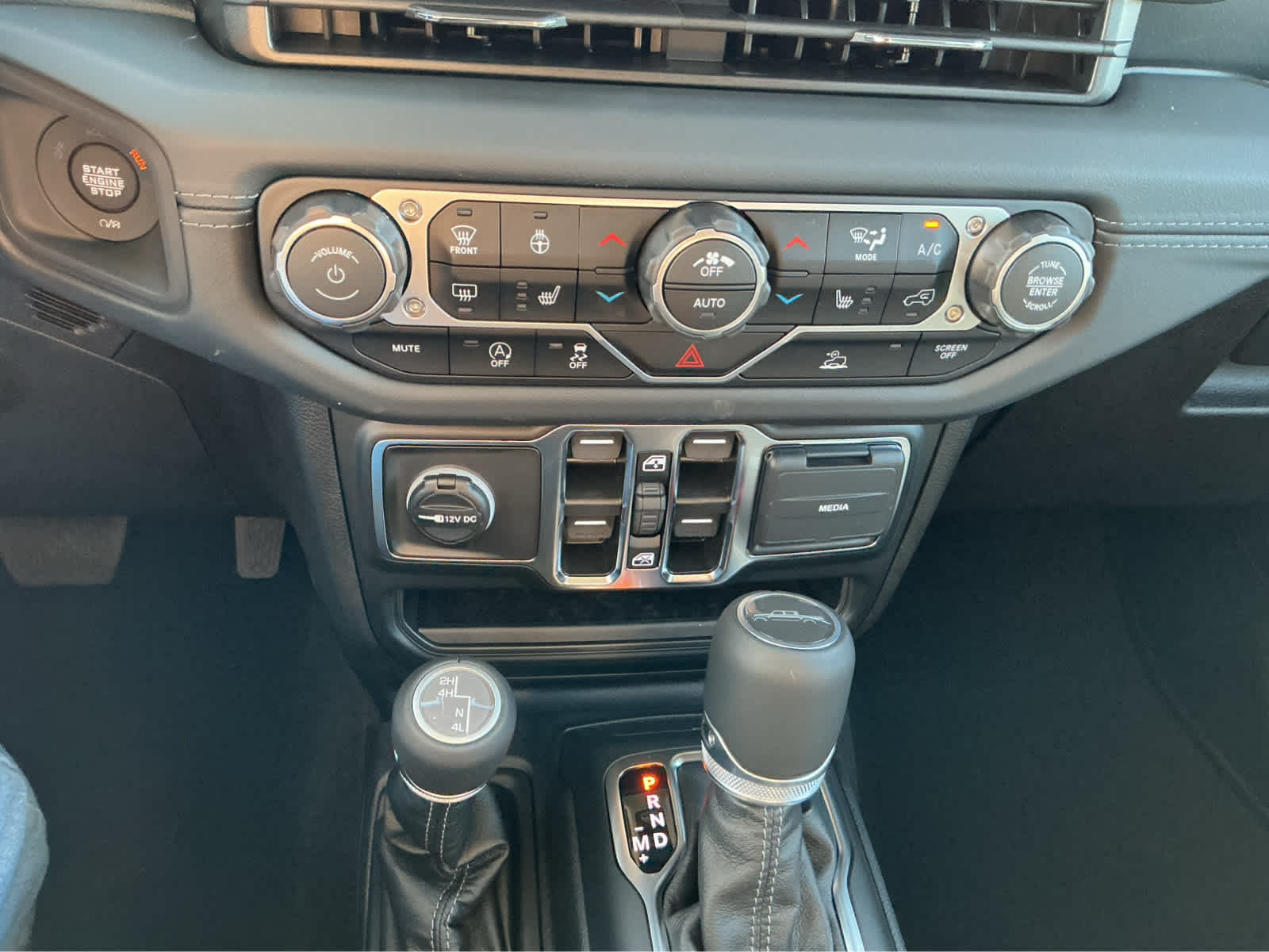 New Car 2025 Jeep Gladiator  Texas Trail For Sale Under $50,000 In Waco, Texas