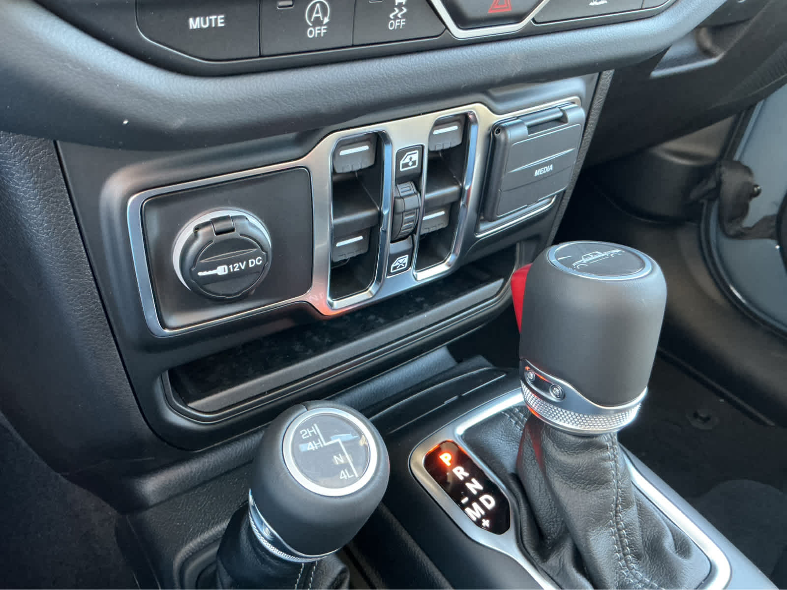 New Car 2025 Jeep Gladiator  Texas Trail For Sale Under $50,000 In Waco, Texas