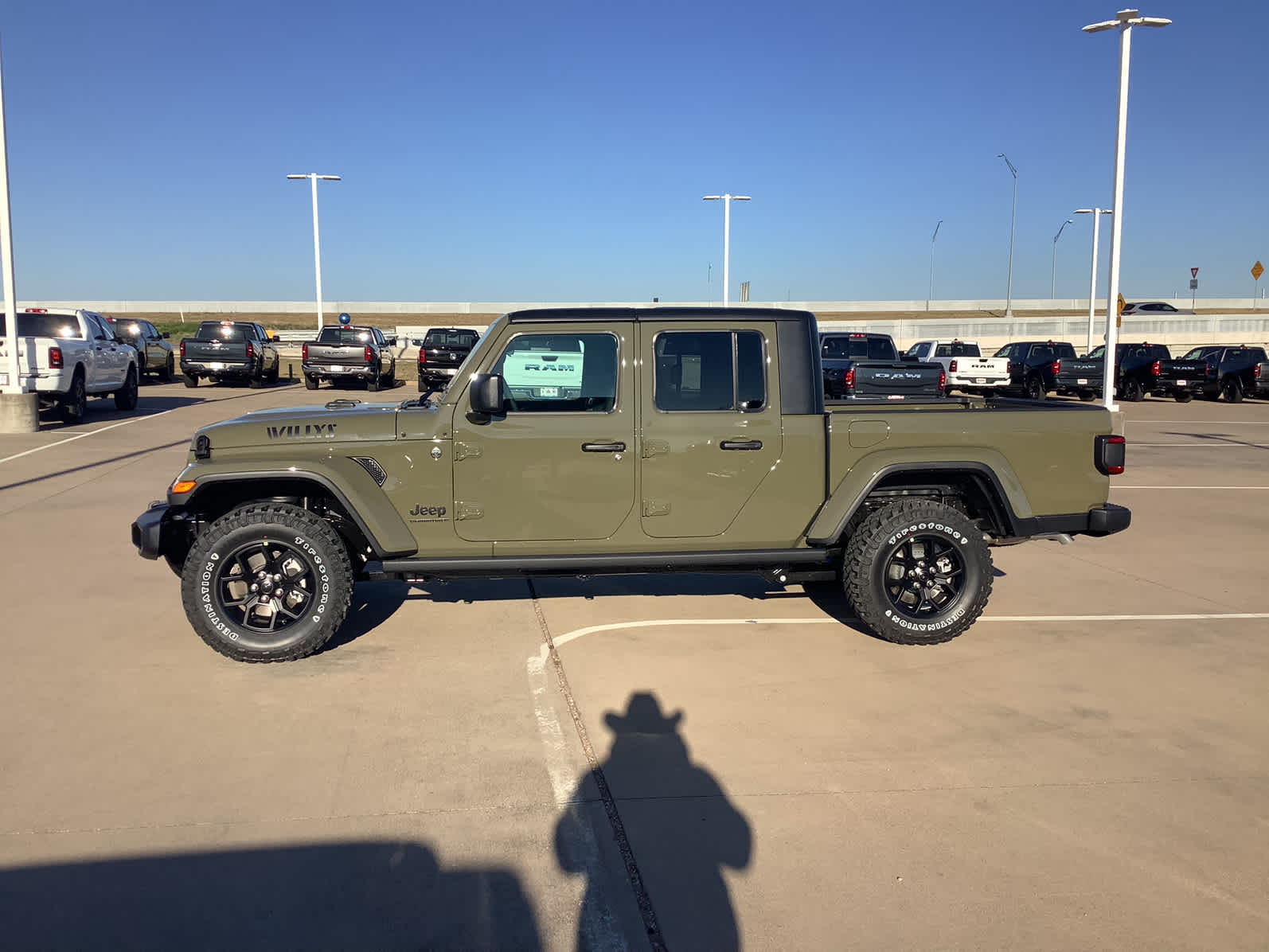 new 2026 Jeep Gladiator car, priced at $46,482