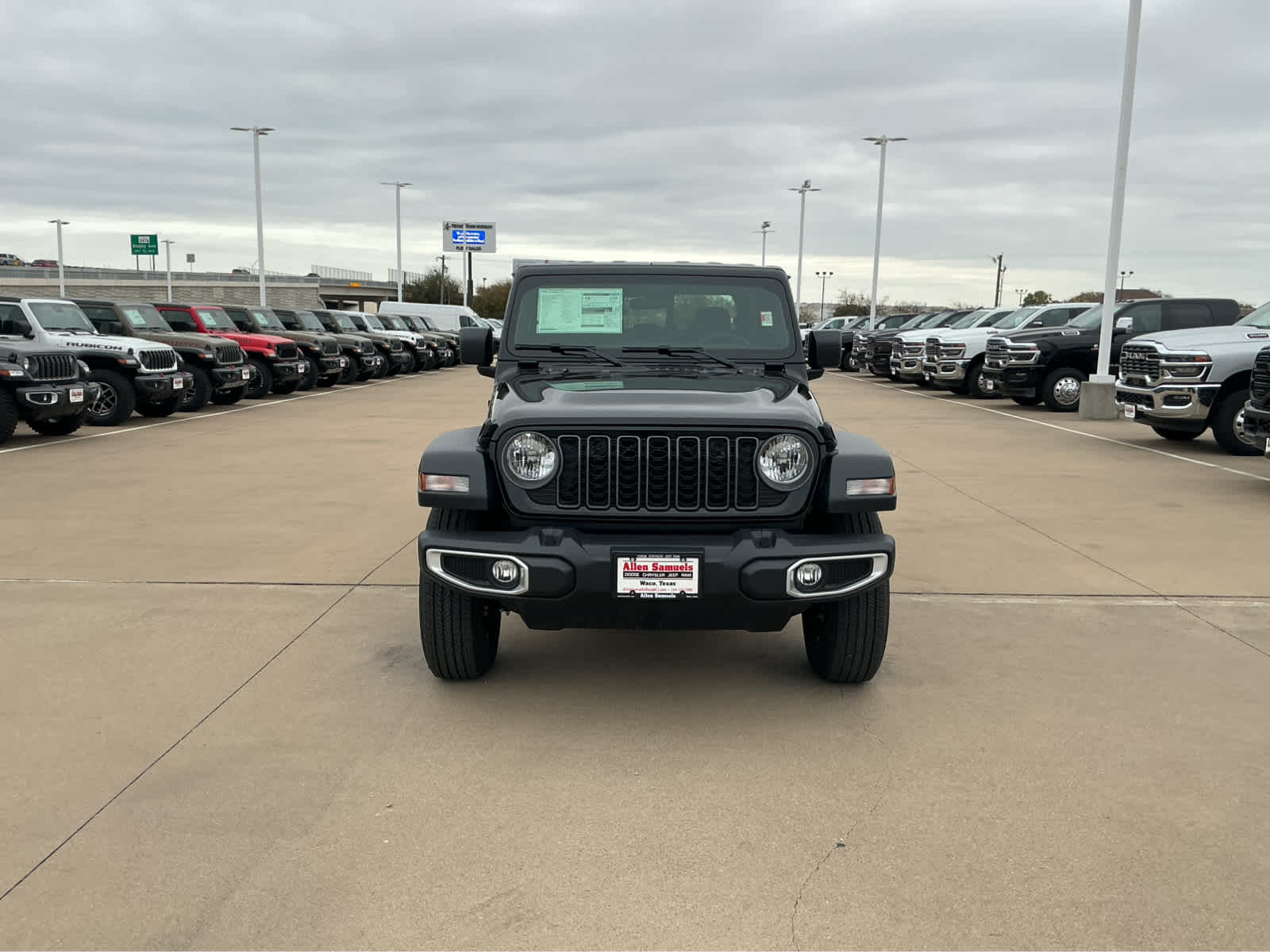new 2026 Jeep Gladiator car, priced at $40,204