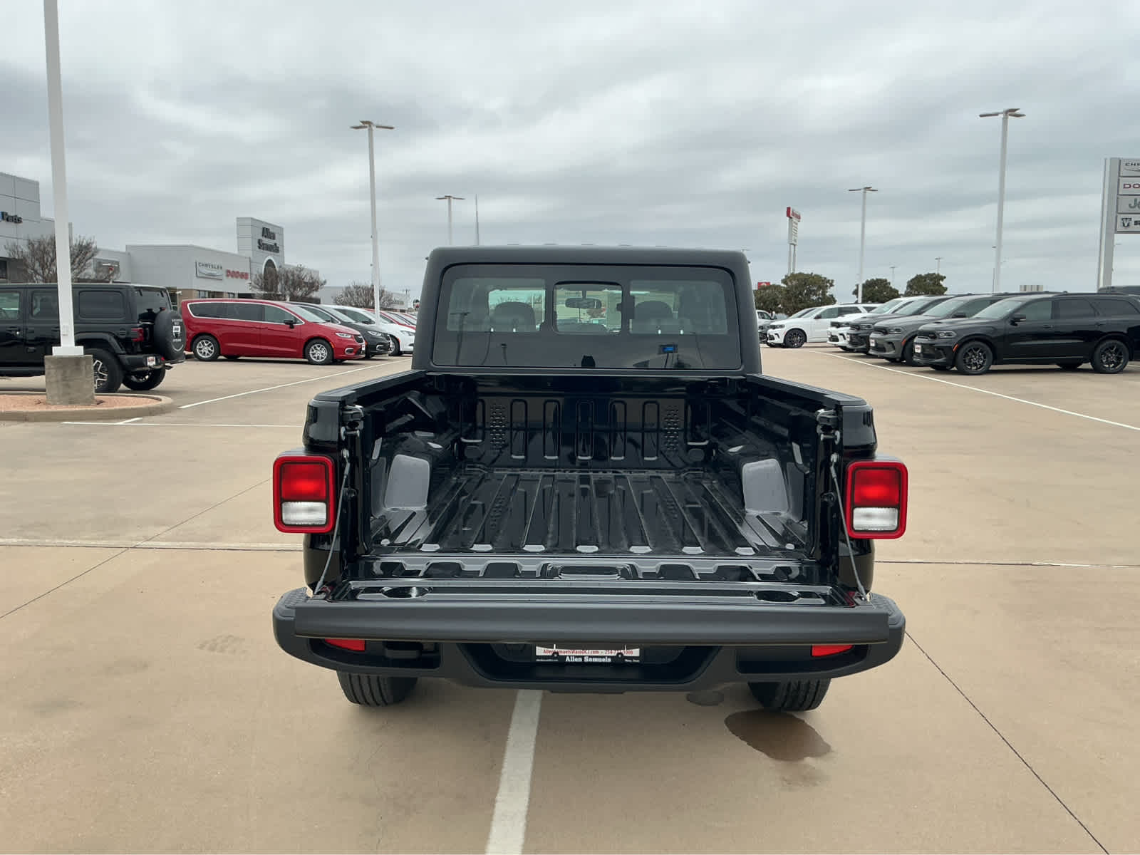 new 2026 Jeep Gladiator car, priced at $40,204