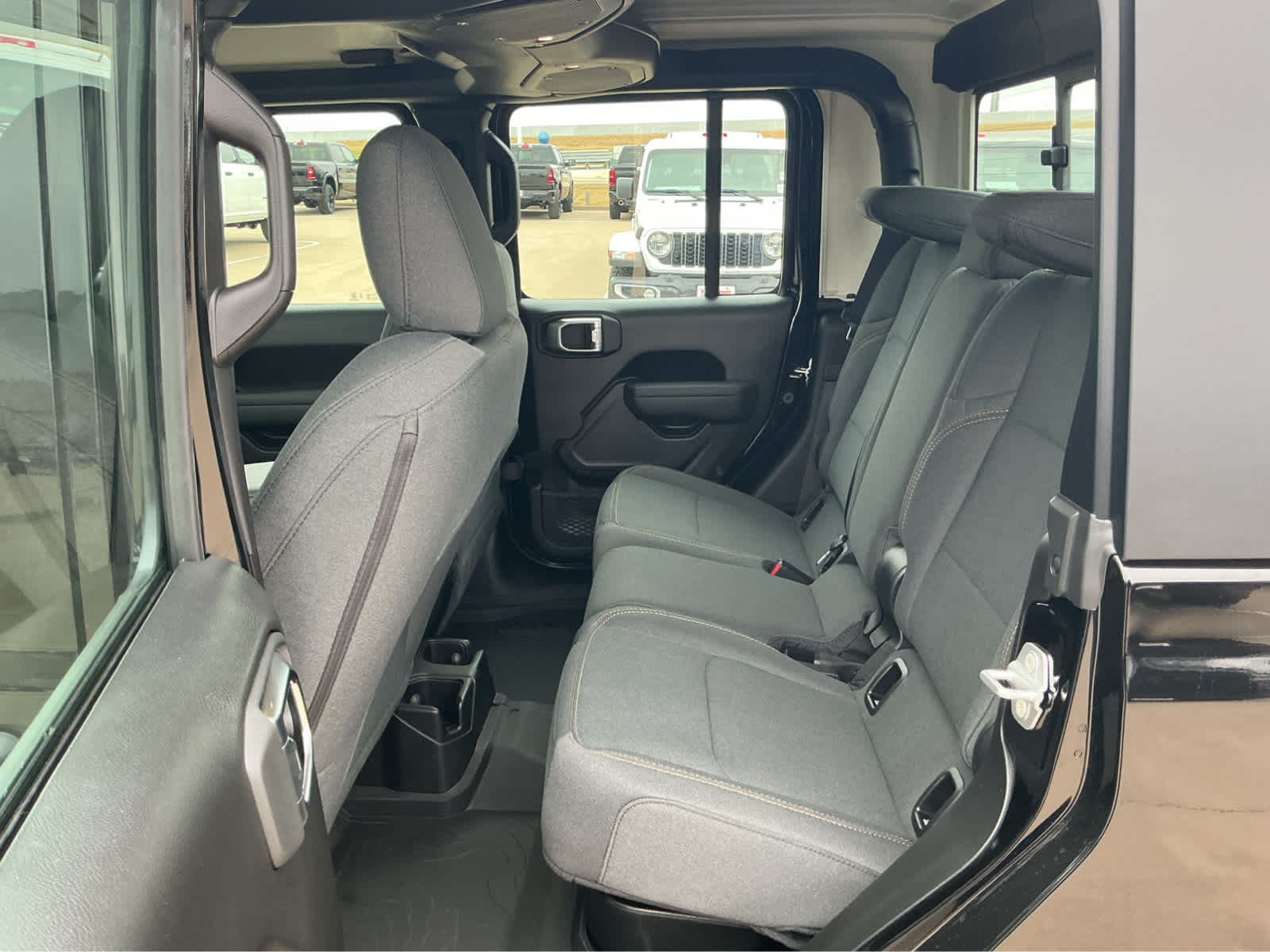 new 2026 Jeep Gladiator car, priced at $40,204