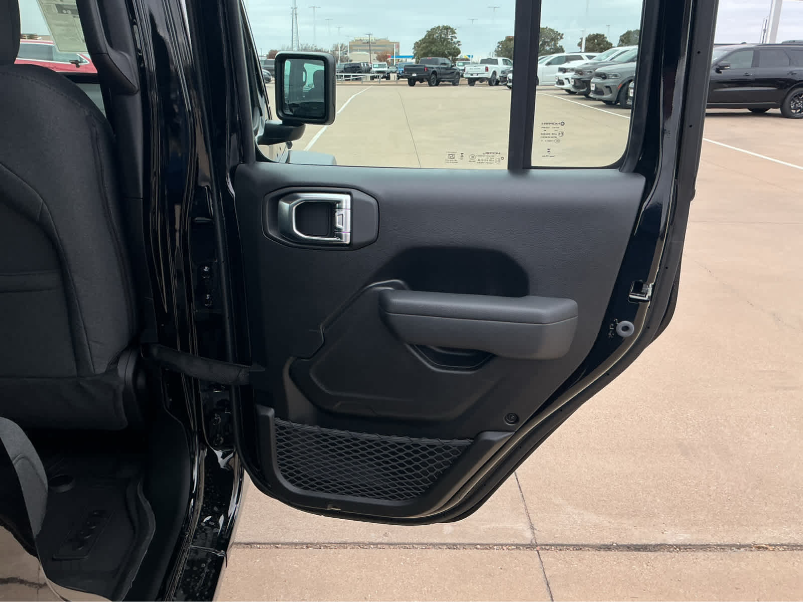 new 2026 Jeep Gladiator car, priced at $40,204