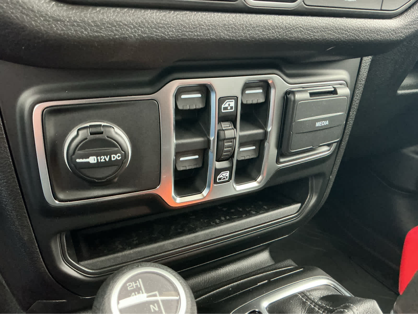 new 2026 Jeep Gladiator car, priced at $40,204