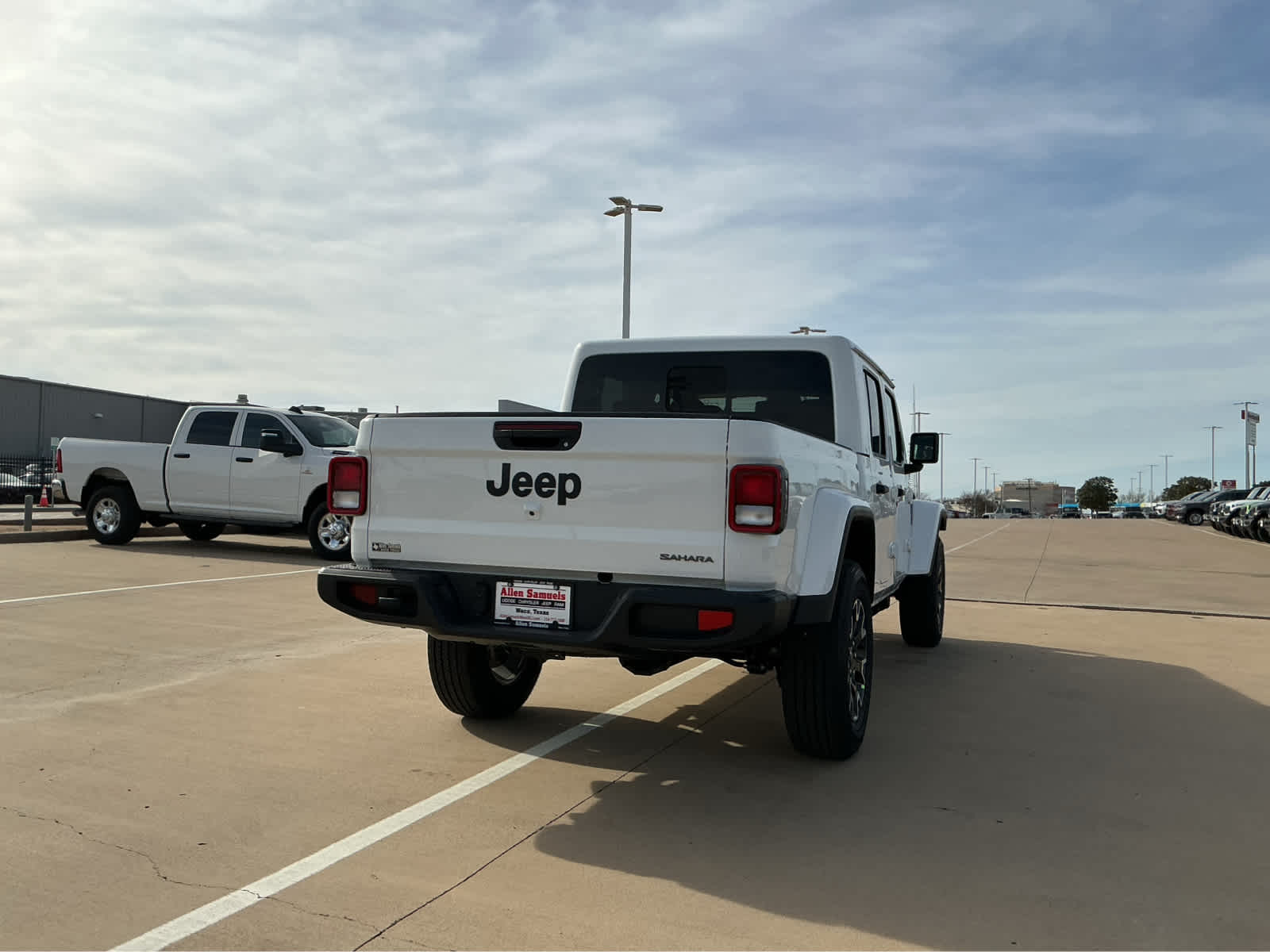 new 2026 Jeep Gladiator car, priced at $45,253