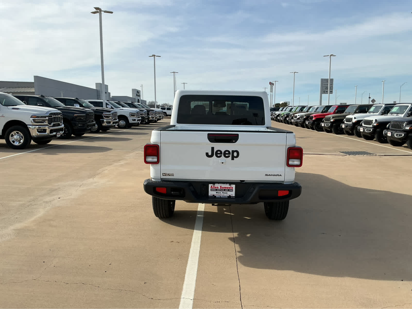 new 2026 Jeep Gladiator car, priced at $45,253