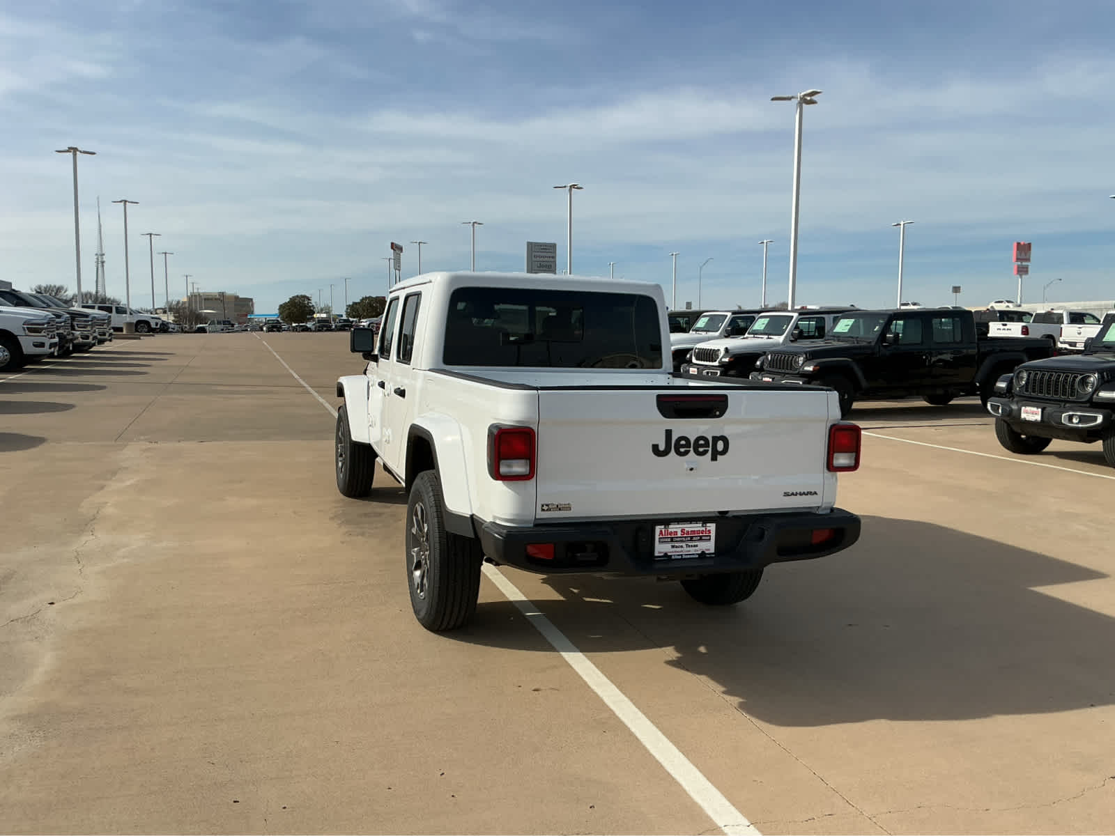 new 2026 Jeep Gladiator car, priced at $45,253