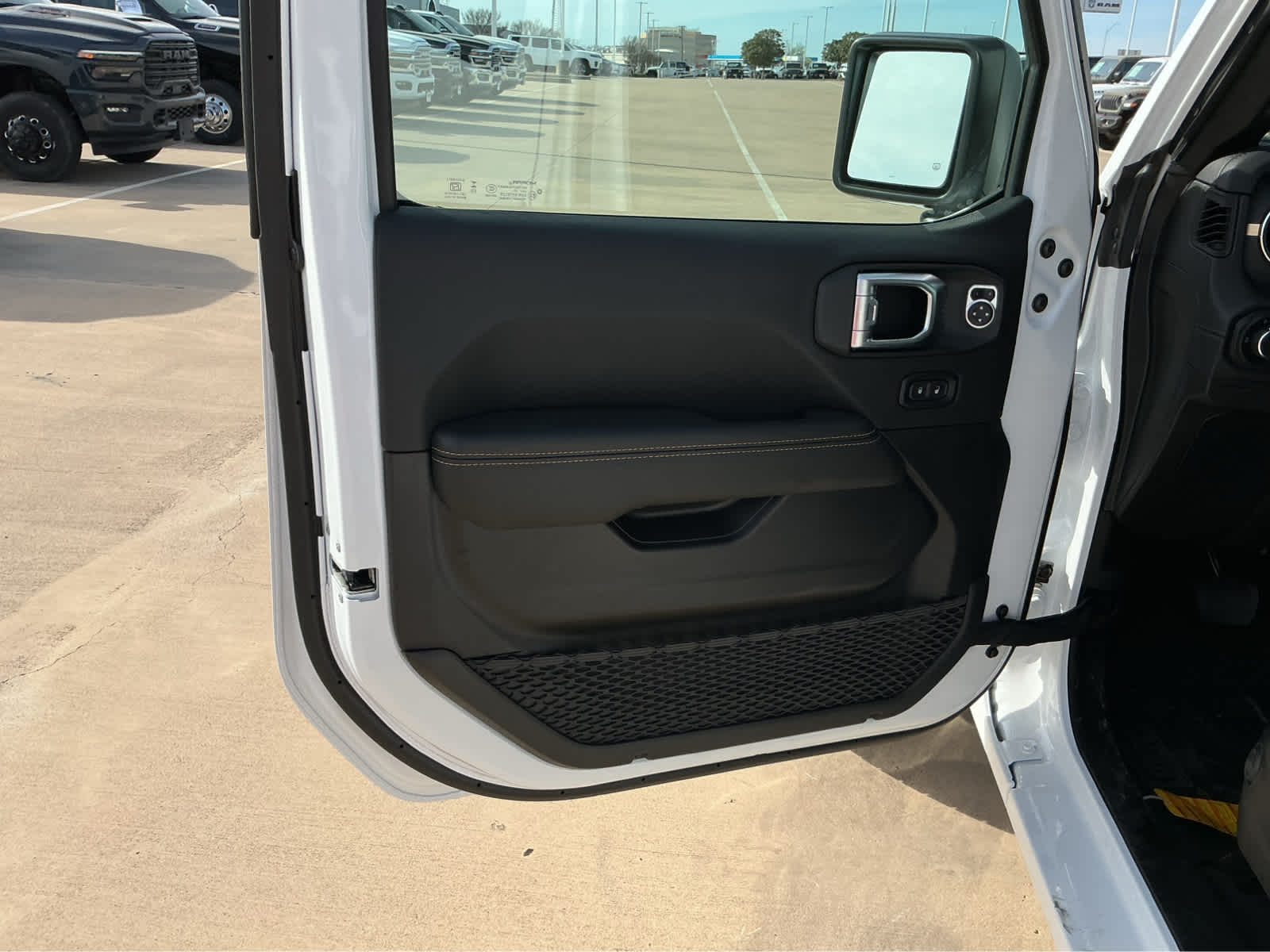 new 2026 Jeep Gladiator car, priced at $45,253