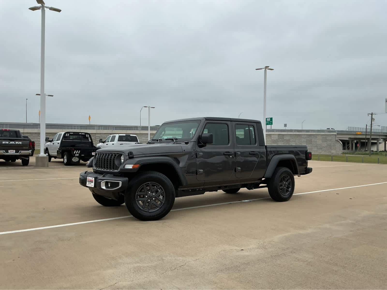 new 2026 Jeep Gladiator car, priced at $44,375