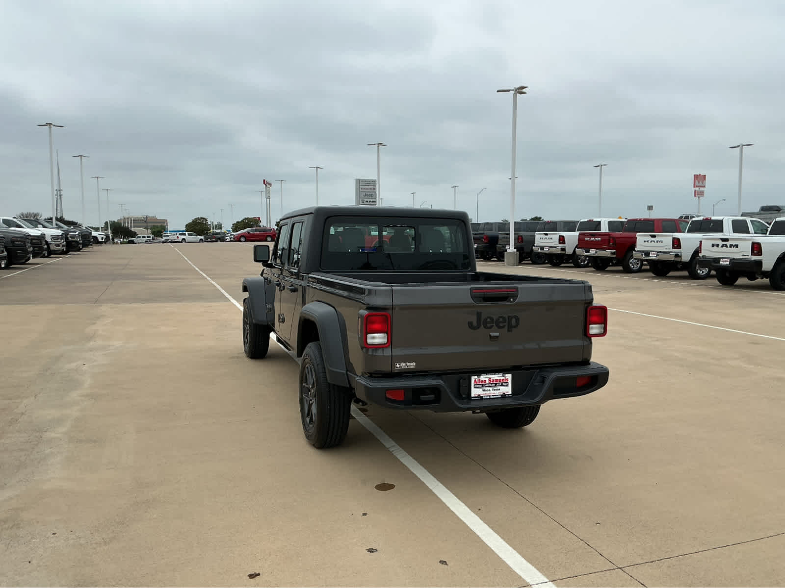 new 2026 Jeep Gladiator car, priced at $44,375