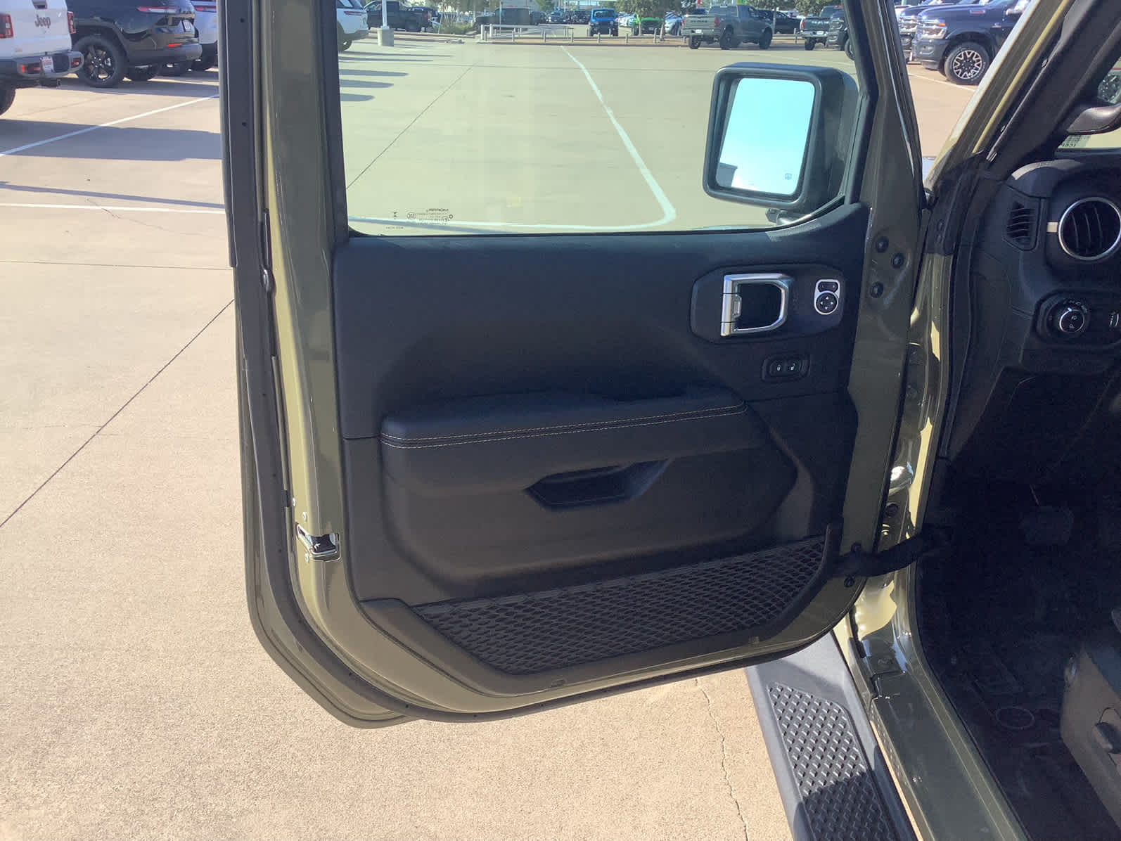 New Car 2025 Jeep Gladiator  Texas Trail For Sale Under $50,000 In Waco, Texas