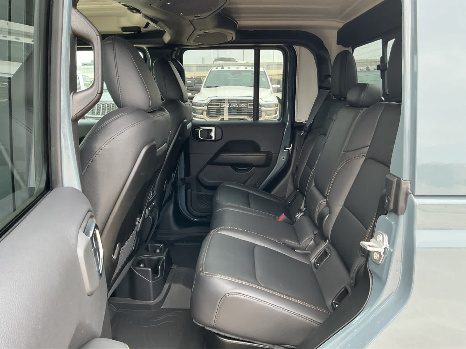 new 2026 Jeep Gladiator car, priced at $45,678