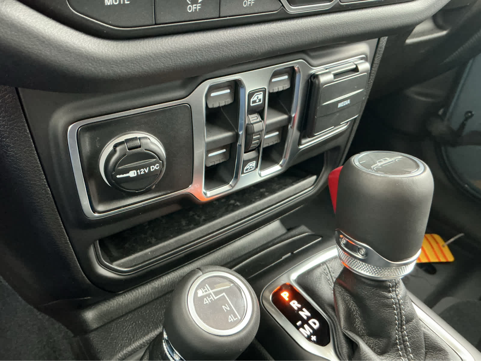 new 2026 Jeep Gladiator car, priced at $45,678