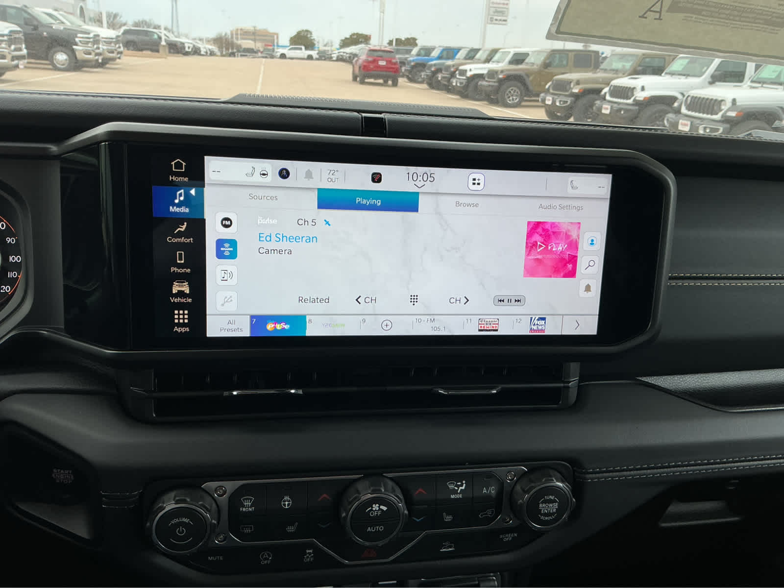 new 2026 Jeep Gladiator car, priced at $45,678