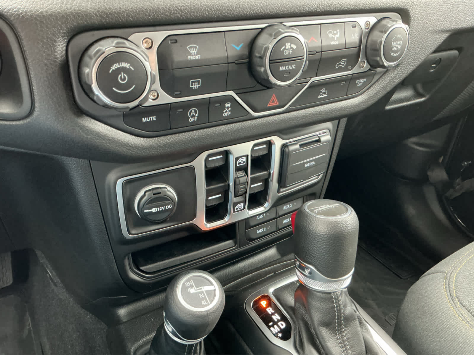 New Car 2025 Jeep Gladiator  Sport S For Sale Under $50,000 In Waco, Texas