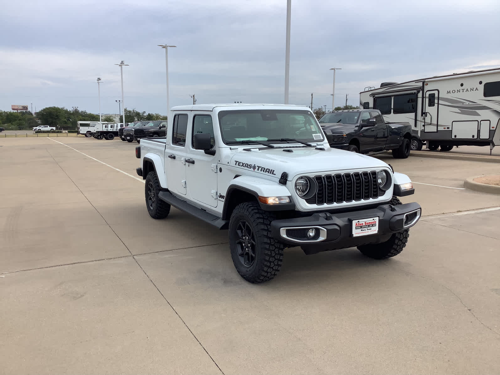 New Car 2025 Jeep Gladiator  Texas Trail For Sale Under $50,000 In Waco, Texas