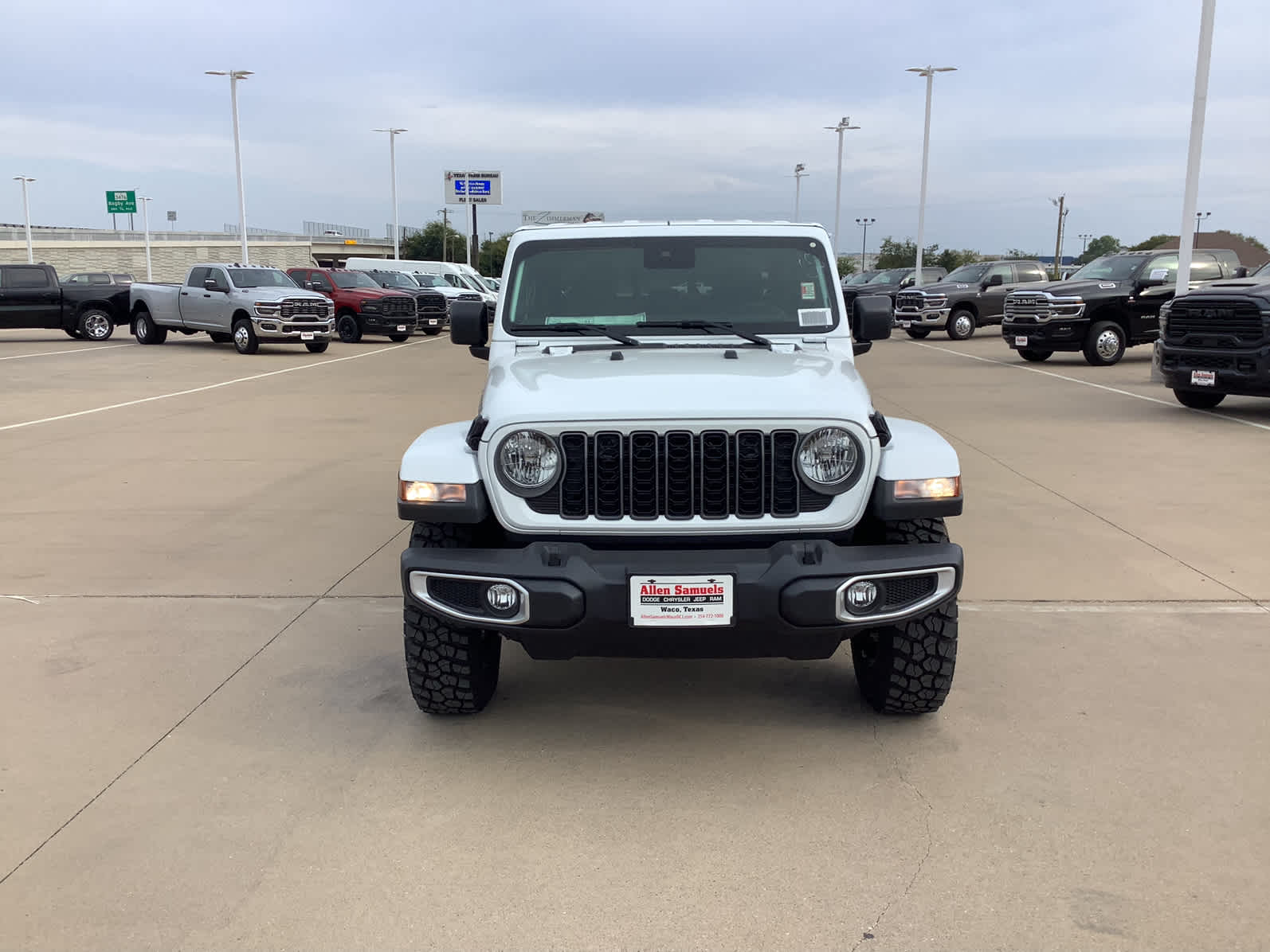 New Car 2025 Jeep Gladiator  Texas Trail For Sale Under $50,000 In Waco, Texas