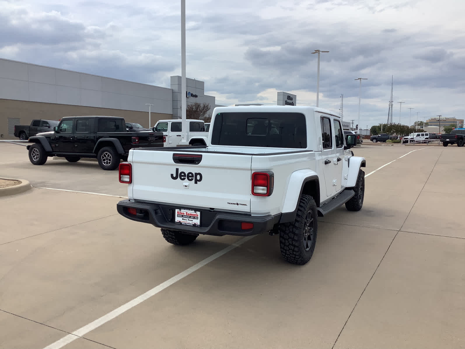 New Car 2025 Jeep Gladiator  Texas Trail For Sale Under $50,000 In Waco, Texas