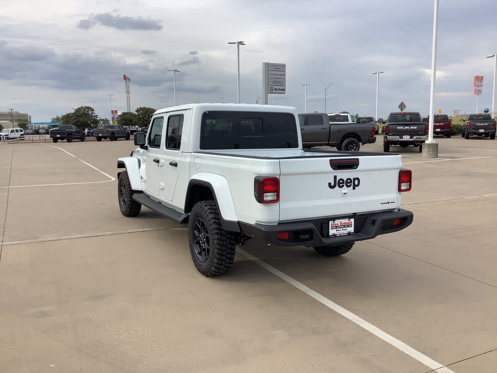 New Car 2025 Jeep Gladiator  Texas Trail For Sale Under $50,000 In Waco, Texas