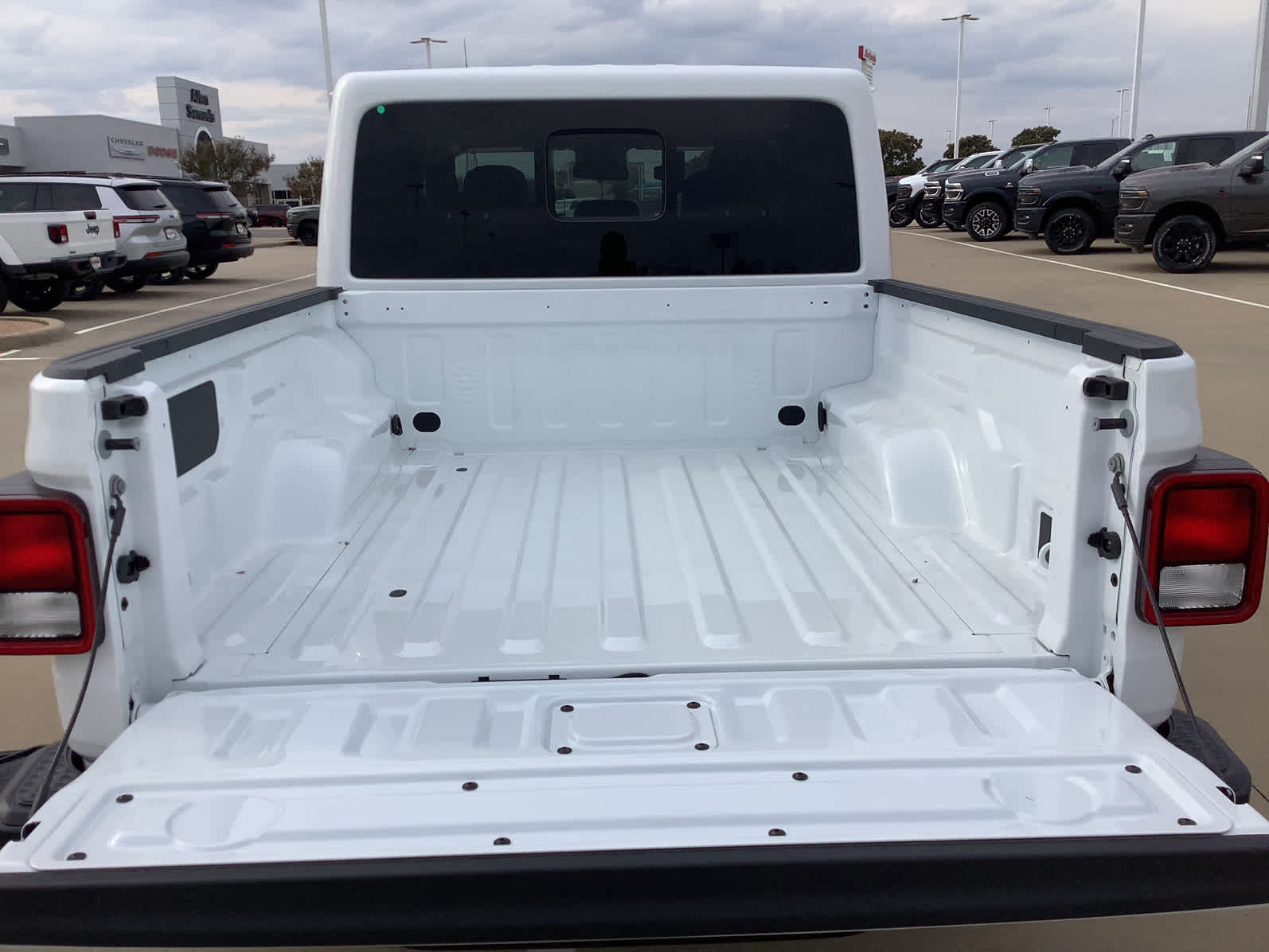 New Car 2025 Jeep Gladiator  Texas Trail For Sale Under $50,000 In Waco, Texas