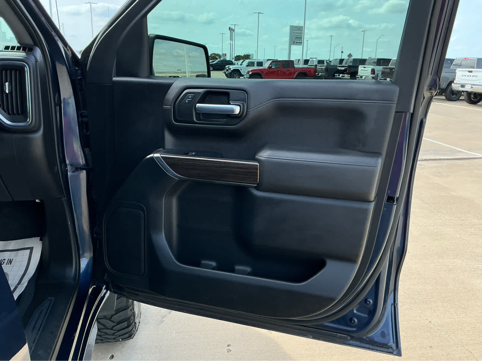 used 2021 Chevrolet Silverado 1500 car, priced at $40,850