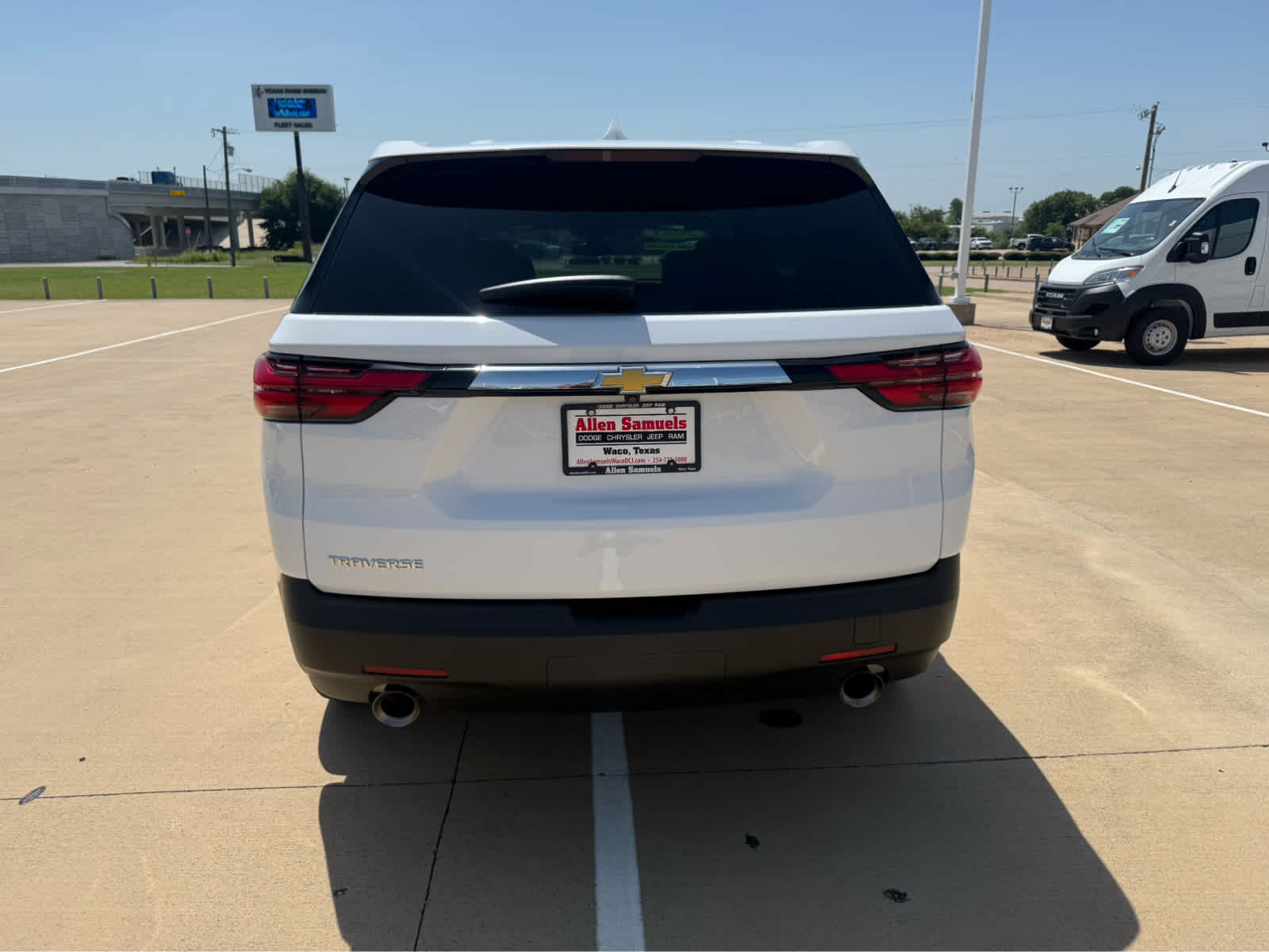 used 2023 Chevrolet Traverse car, priced at $27,250