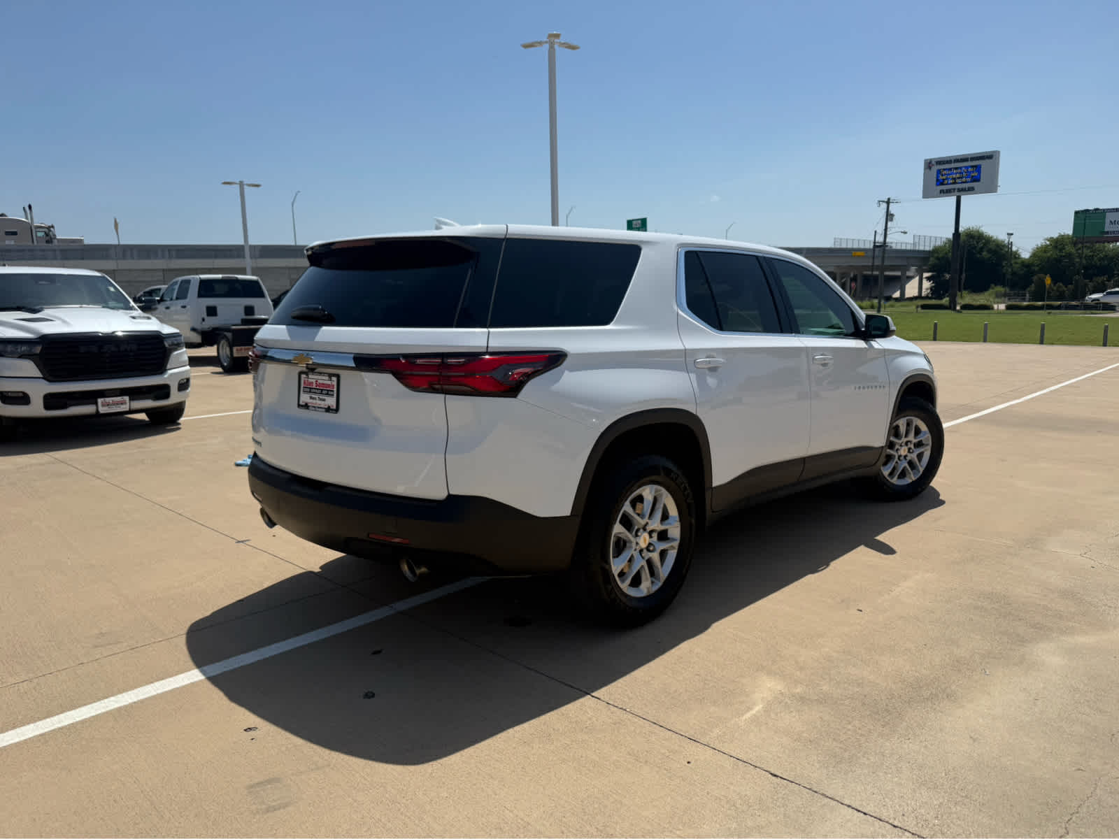 used 2023 Chevrolet Traverse car, priced at $27,250