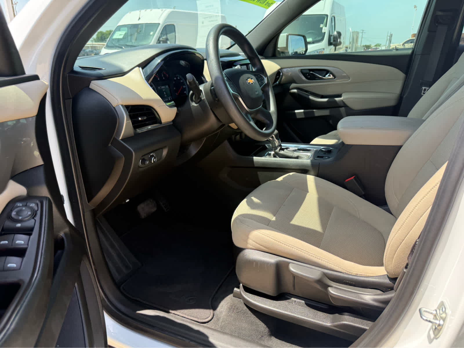 used 2023 Chevrolet Traverse car, priced at $27,250