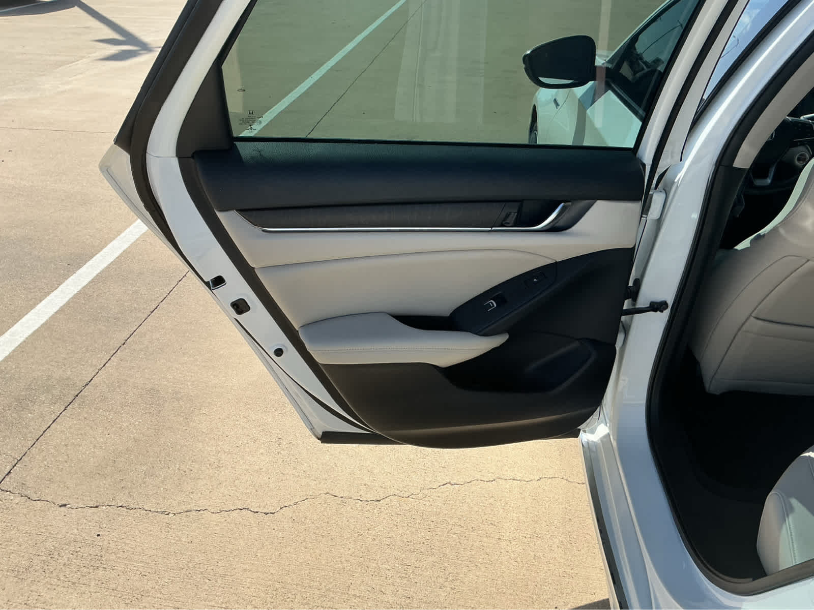 Used Car 2021 Honda Accord Hybrid  Touring For Sale Under $30,000 In Waco, Texas