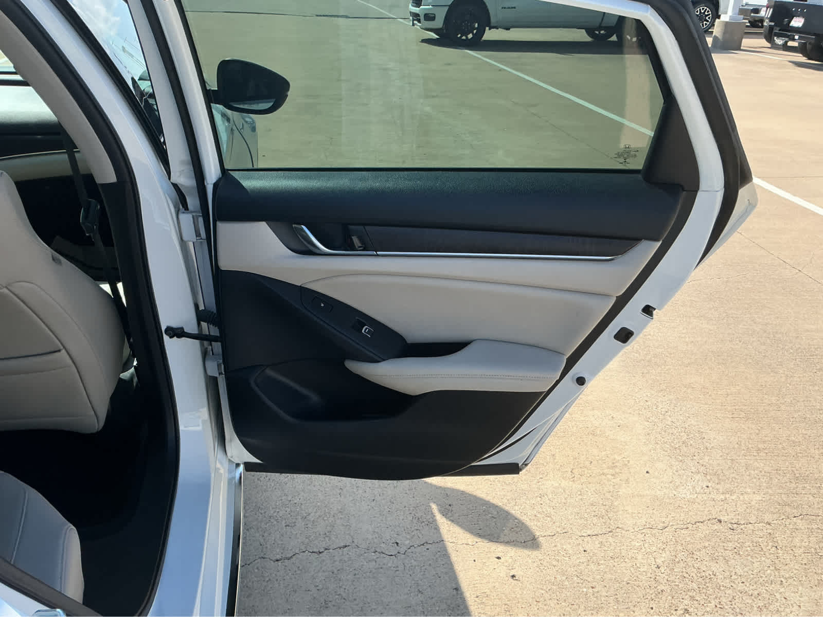 Used Car 2021 Honda Accord Hybrid  Touring For Sale Under $30,000 In Waco, Texas