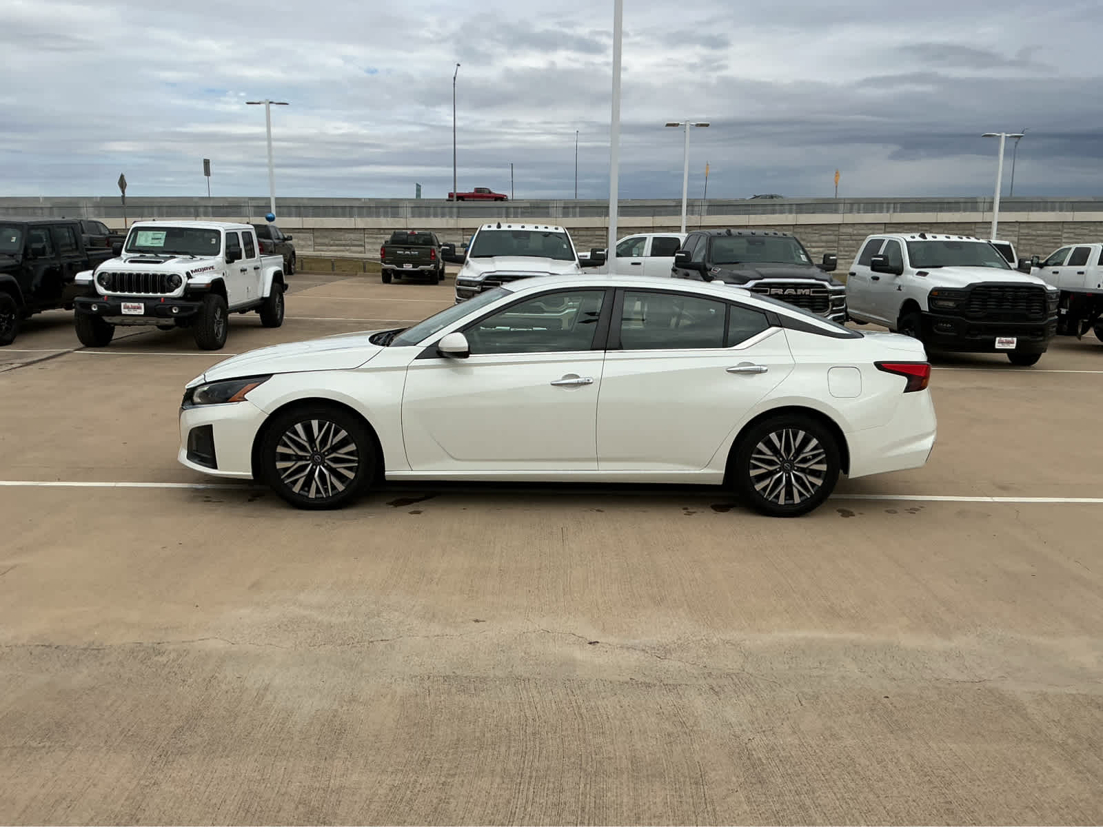 Used Car 2023 Nissan Altima  2.5 Sv For Sale Under $25,000 In Waco, Texas