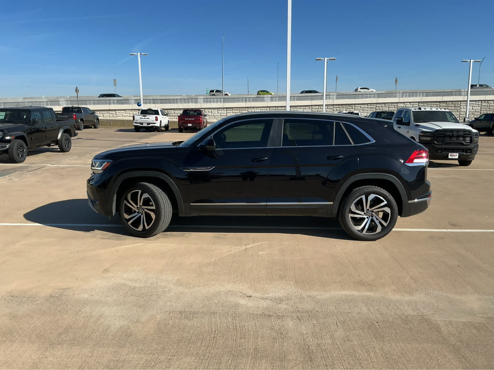 Used Car 2022 Volkswagen Atlas Cross Sport  2.0t Sel For Sale Under $25,000 In Waco, Texas