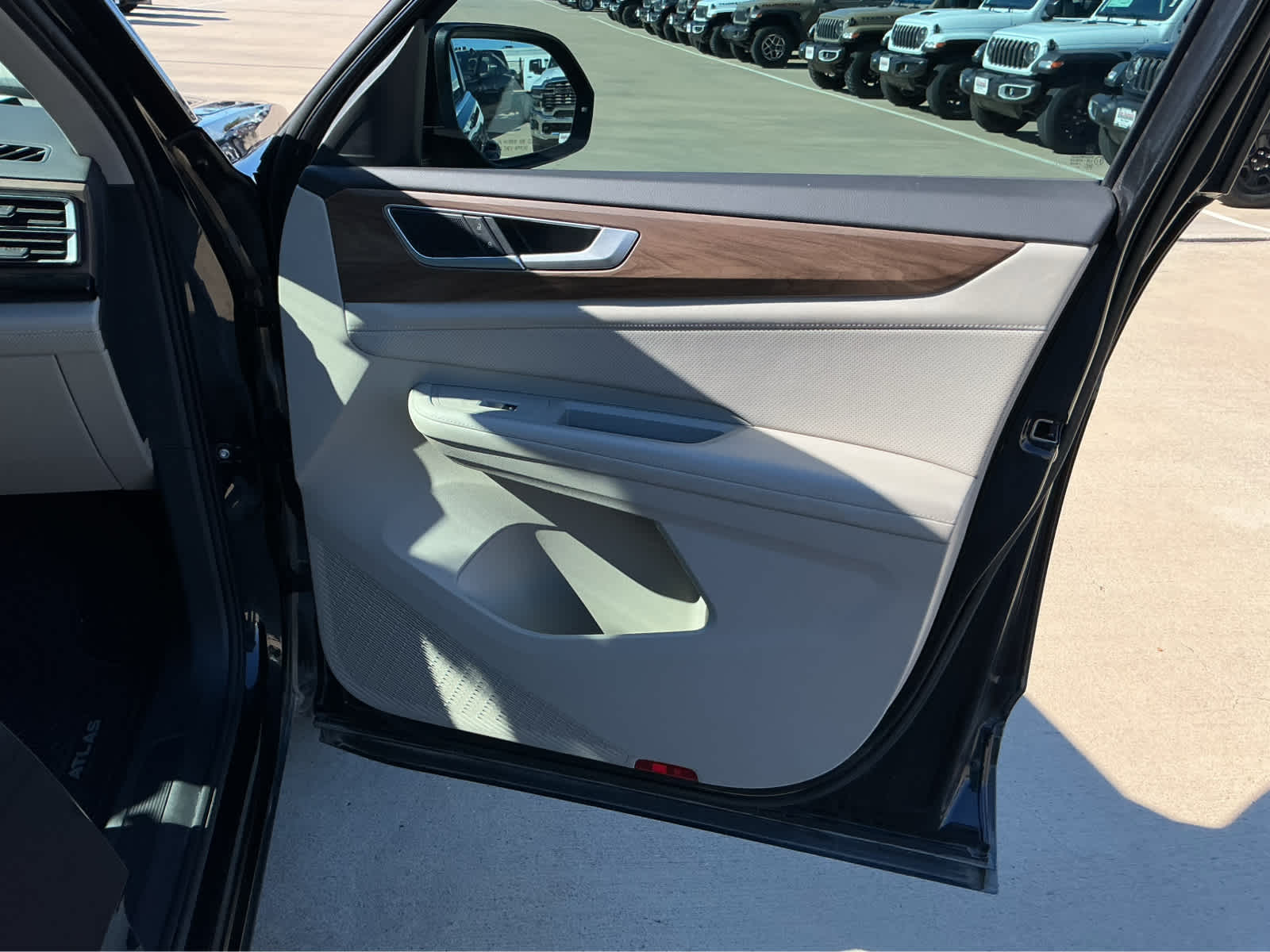 Used Car 2024 Volkswagen Atlas  2.0t Se For Sale Under $30,000 In Waco, Texas